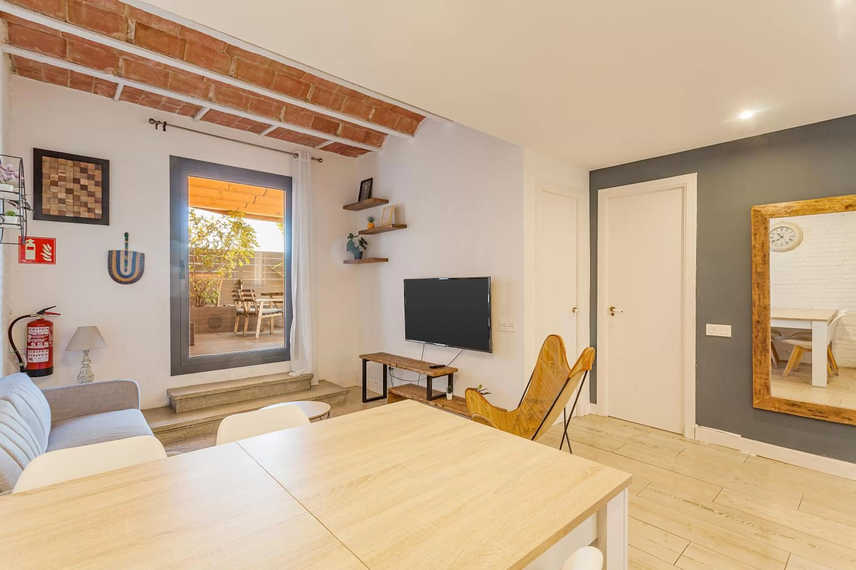 TV and multimedia in Bird House