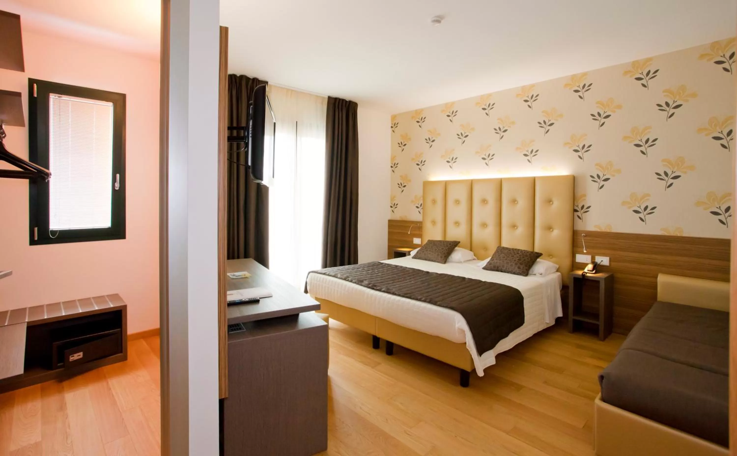 Bedroom, Bed in Hotel Marco Polo 3 Stelle Superior