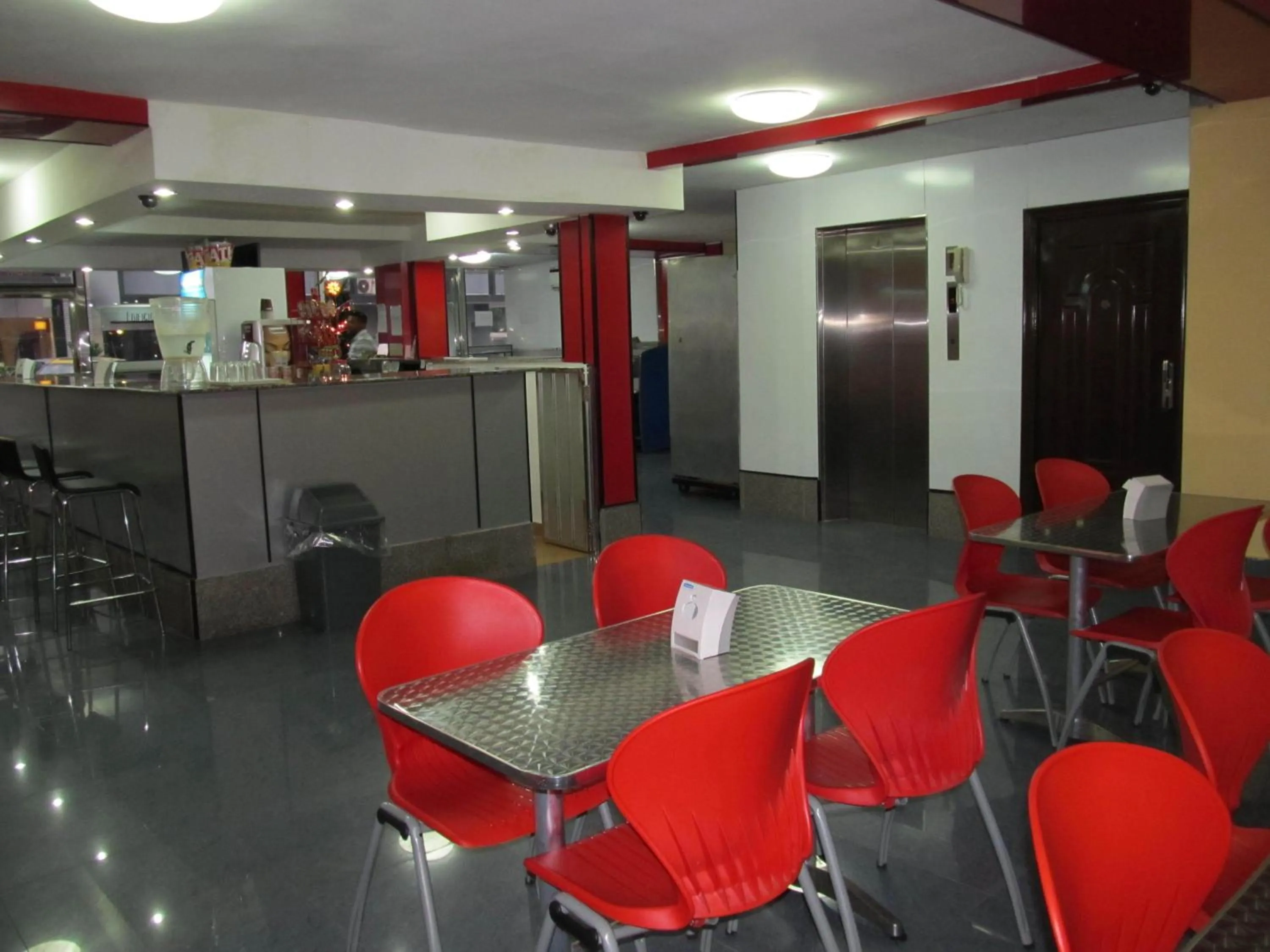 Restaurant/places to eat in Discovery