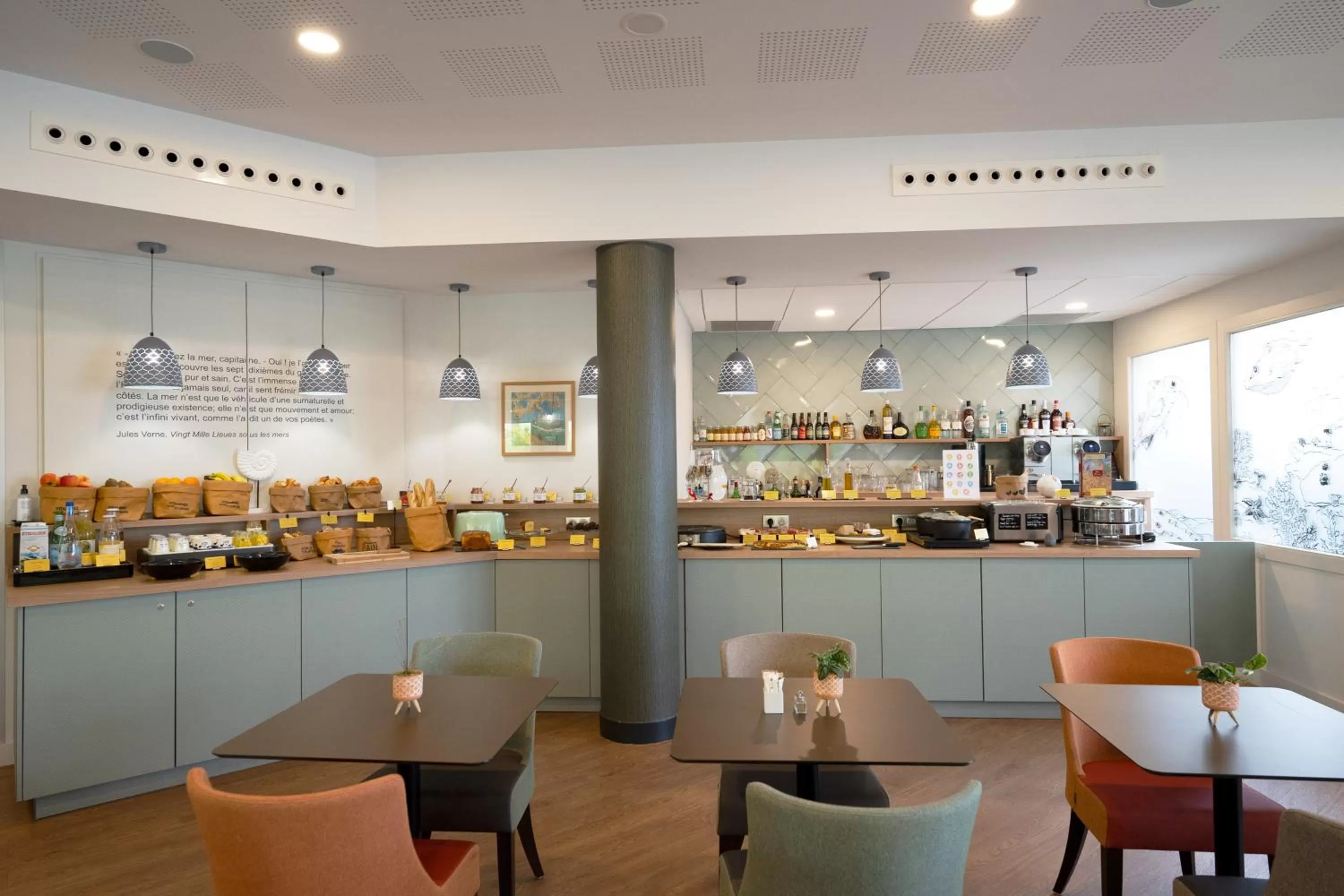 Restaurant/places to eat in Hôtel Jules Verne Biarritz