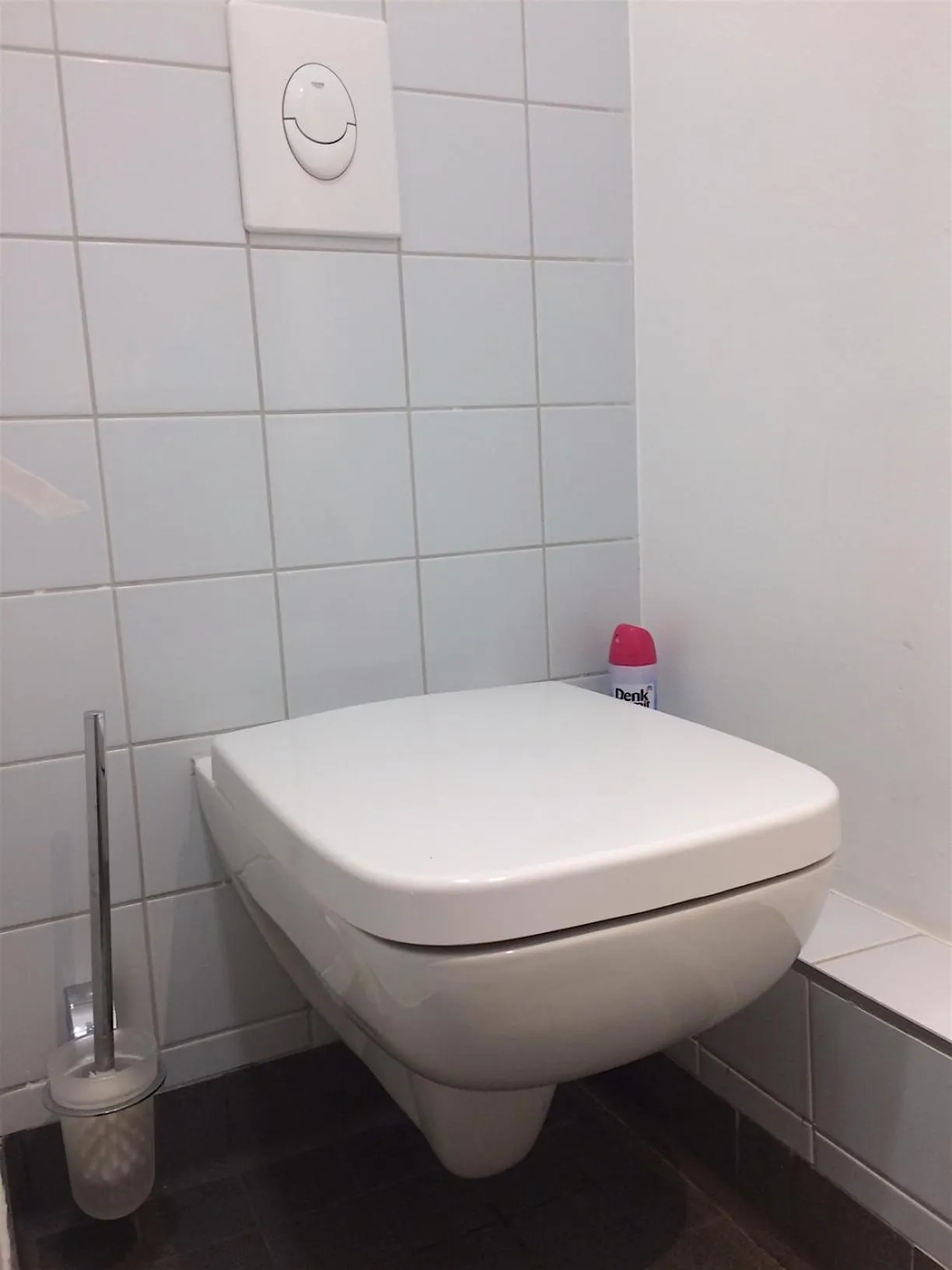 Toilet in BNB near Brandenburg Gate - Rooms & Apartments
