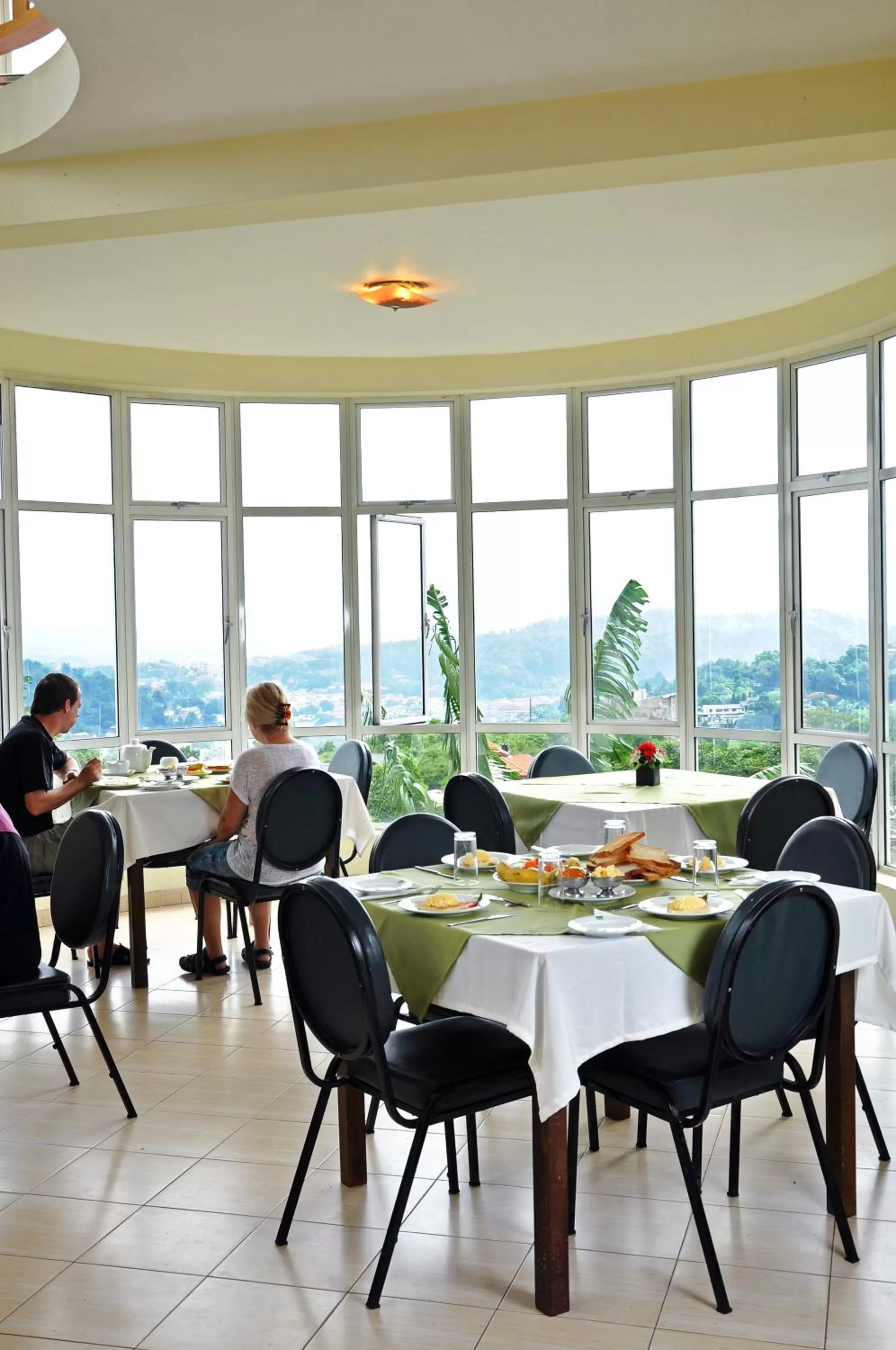 Restaurant/Places to Eat in Kandyan View Holiday Bungalow ''Free Pickup From Kandy city''