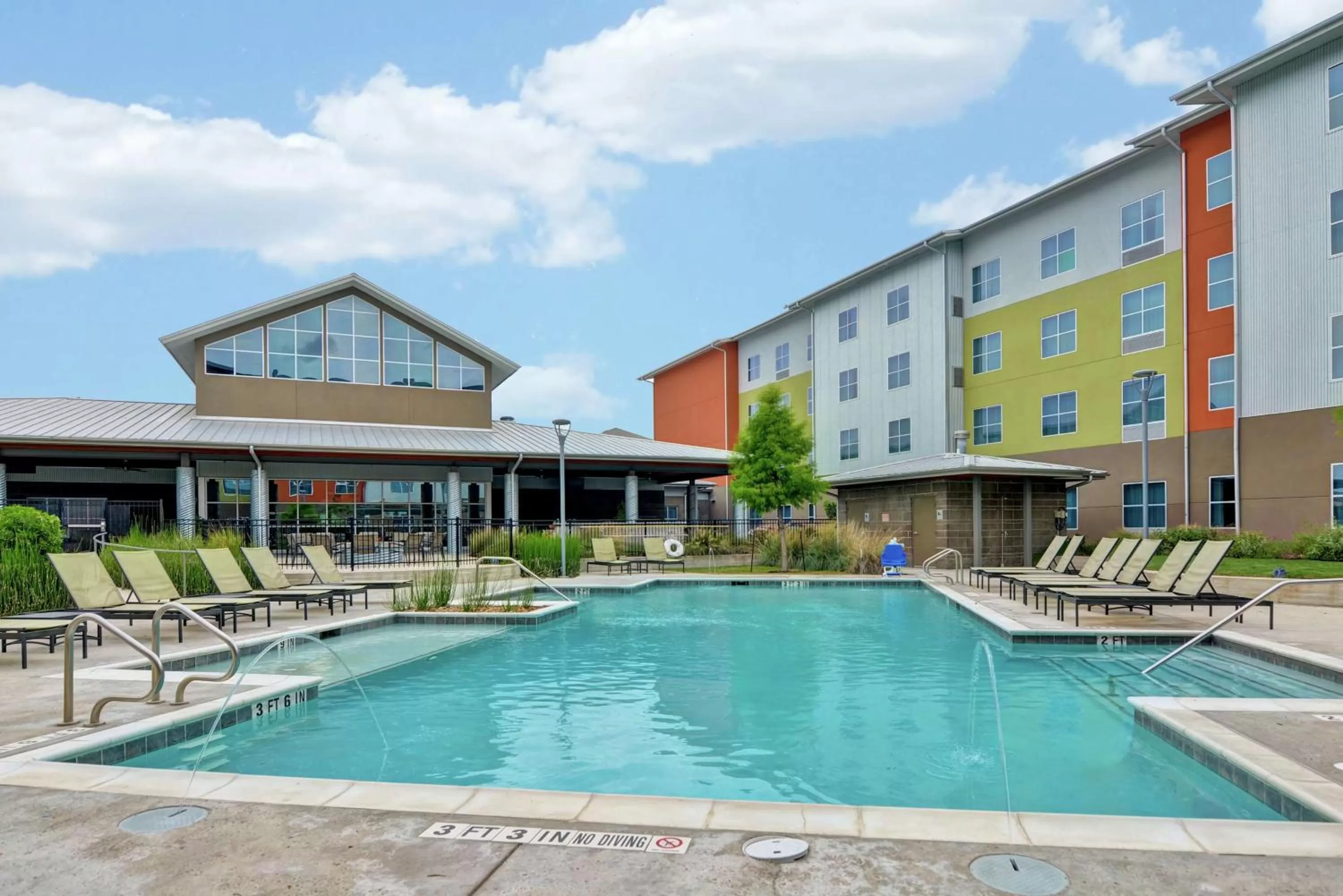 Property building in Homewood Suites TechRidge Parmer @ I-35