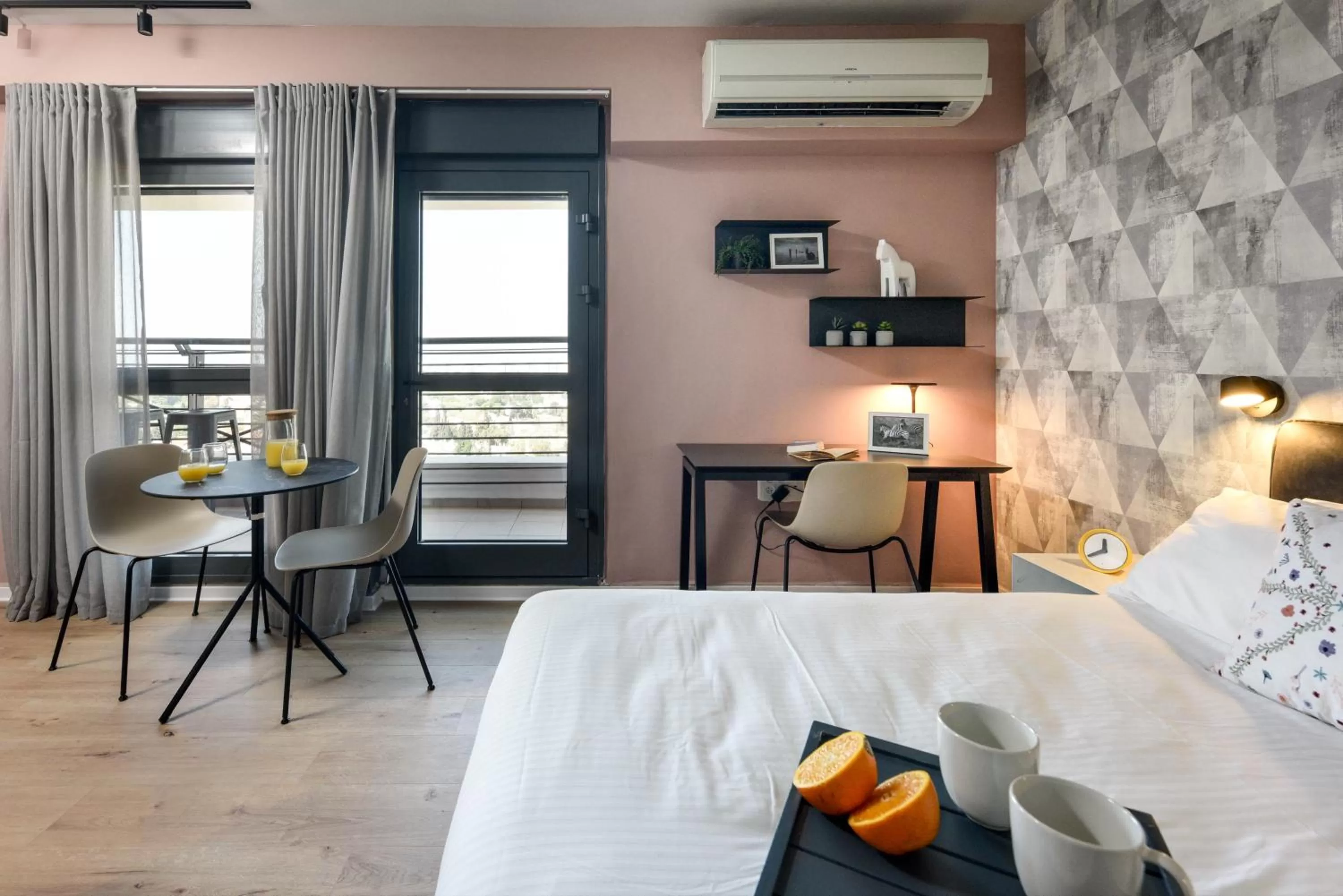 Bed in דירות גני תערוכה - TLV university apartments near Expo by Sea N' Rent