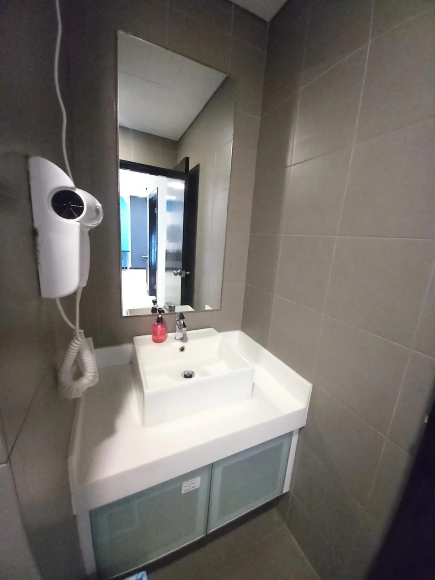 One-Bedroom Suite in Mercu Summer Suite KLCC @ Penguin Homes