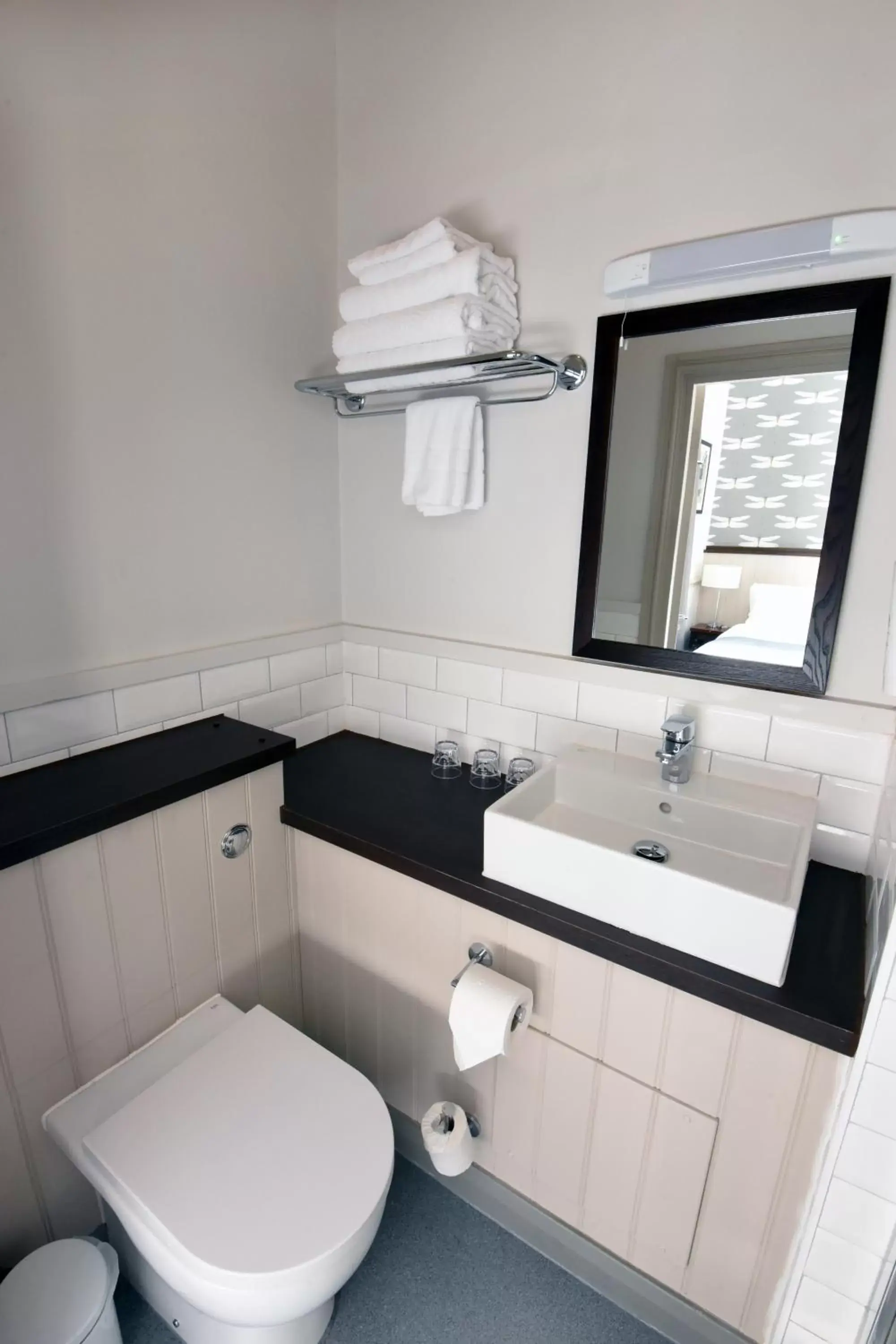 Superior Double Room in Oaklands by Greene King Inns Superior Double Room in Oaklands by Greene King Inns