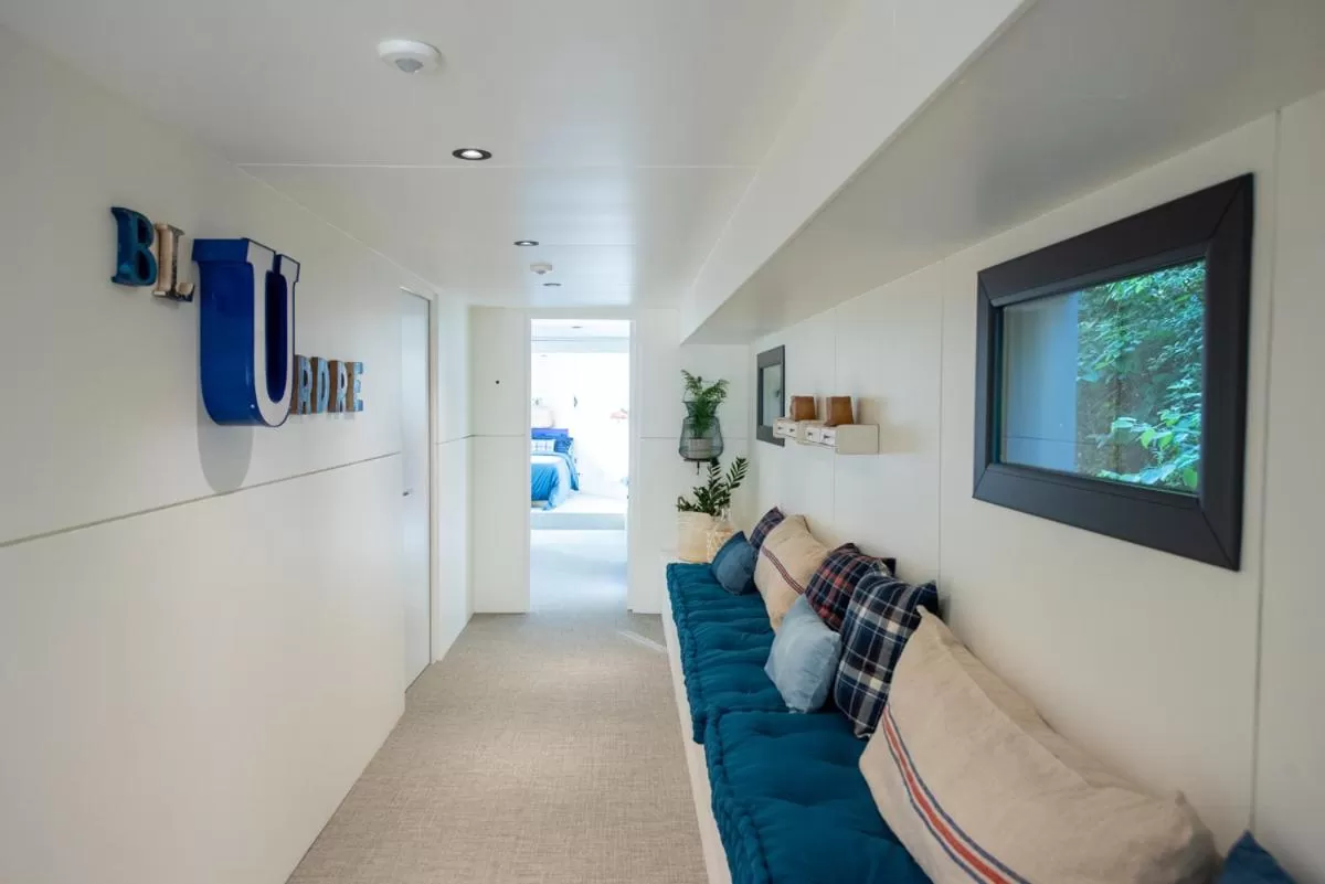 Decorative detail in La Rivière House - Péniche Carpe Diem