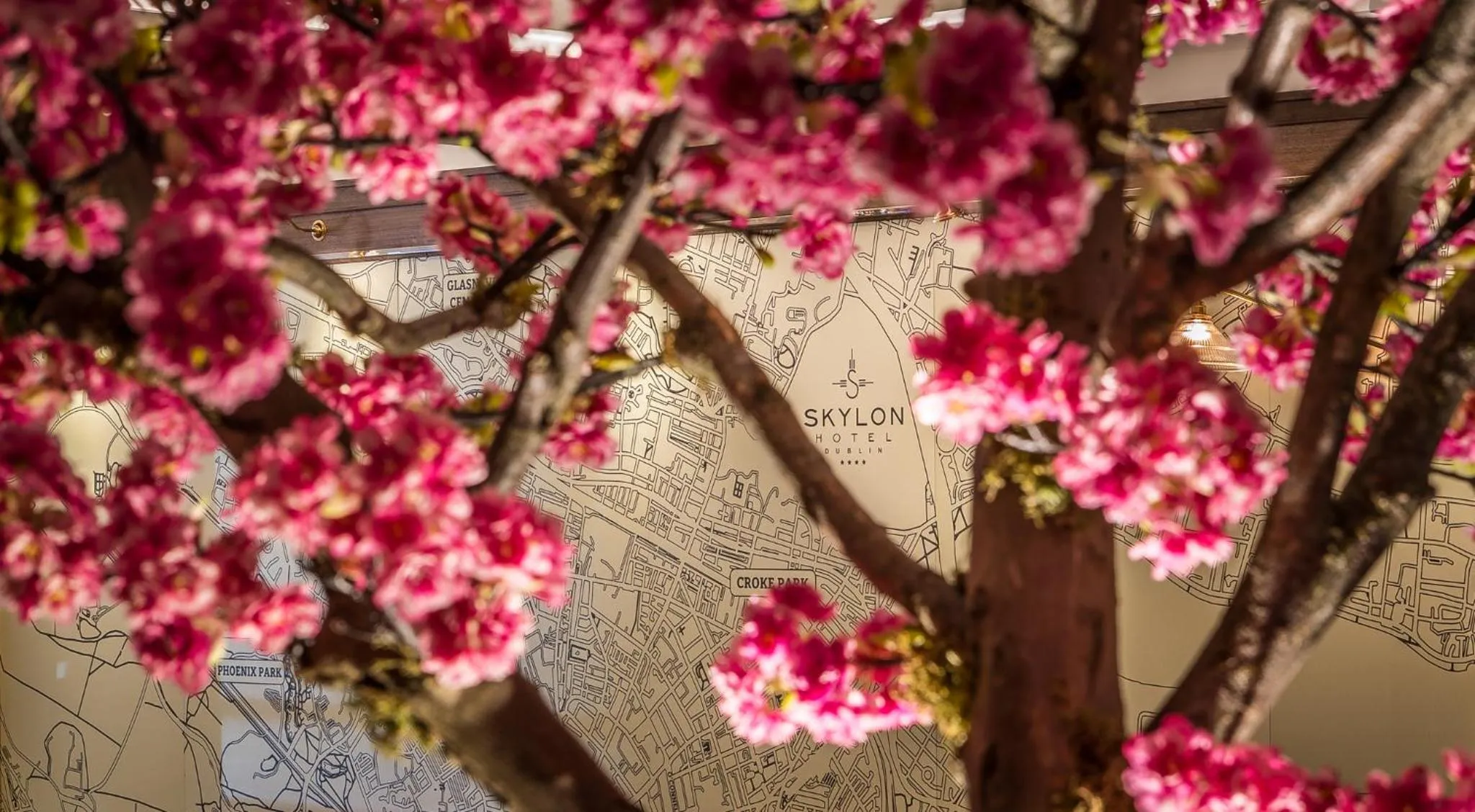 Lobby or reception in Dublin Skylon Hotel