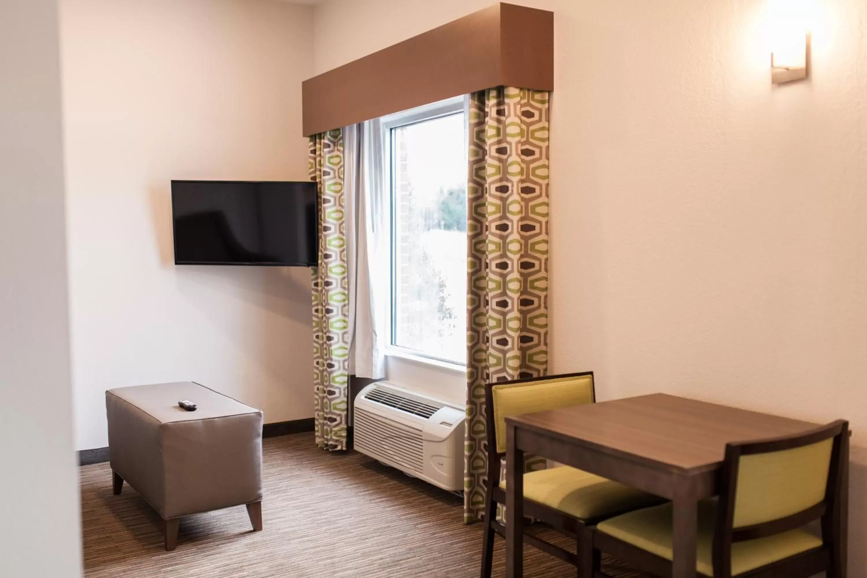 Superior King Suite in Holiday Inn Express & Suites Sweetwater by IHG Superior King Suite in Holiday Inn Express & Suites Sweetwater by IHG