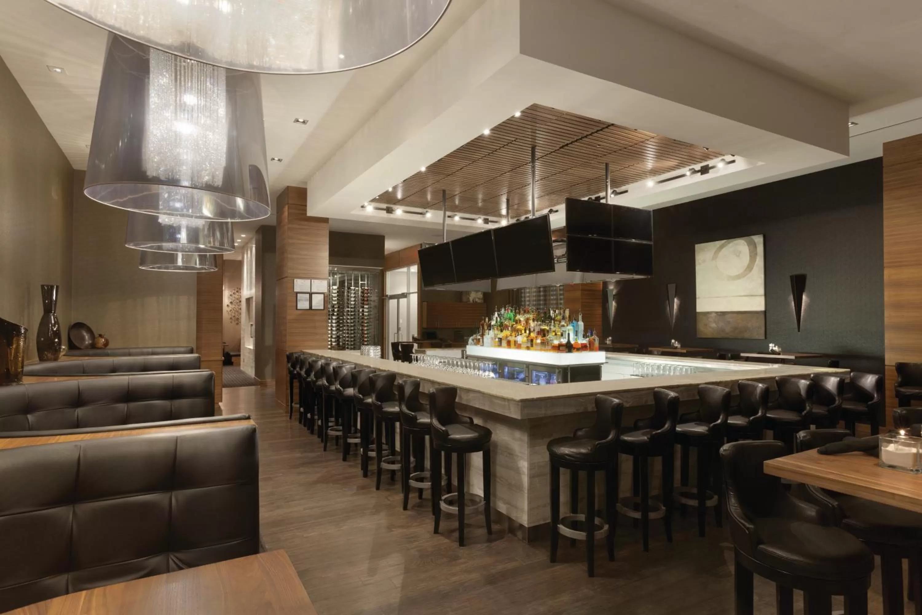 Restaurant/places to eat in Radisson Hotel & Conference Centre Calgary Airport