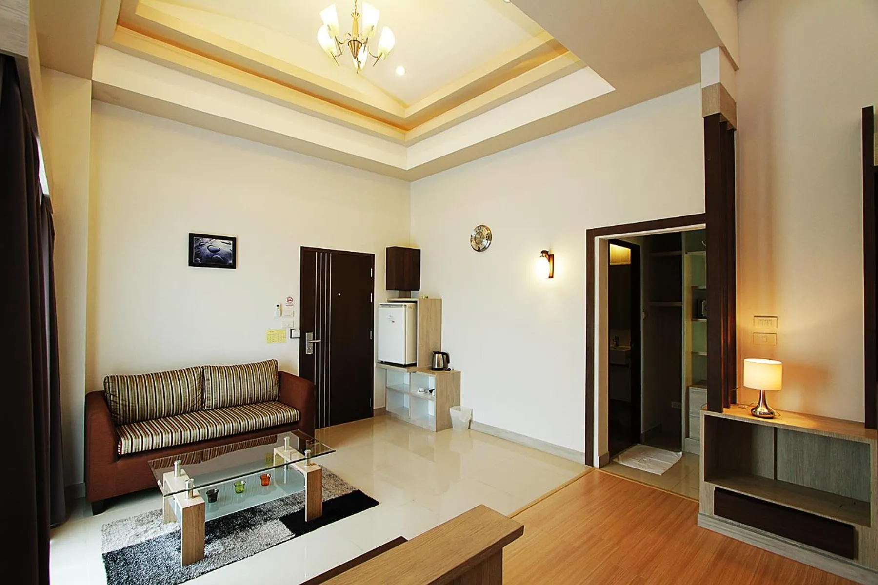 The Contrast i Hotel