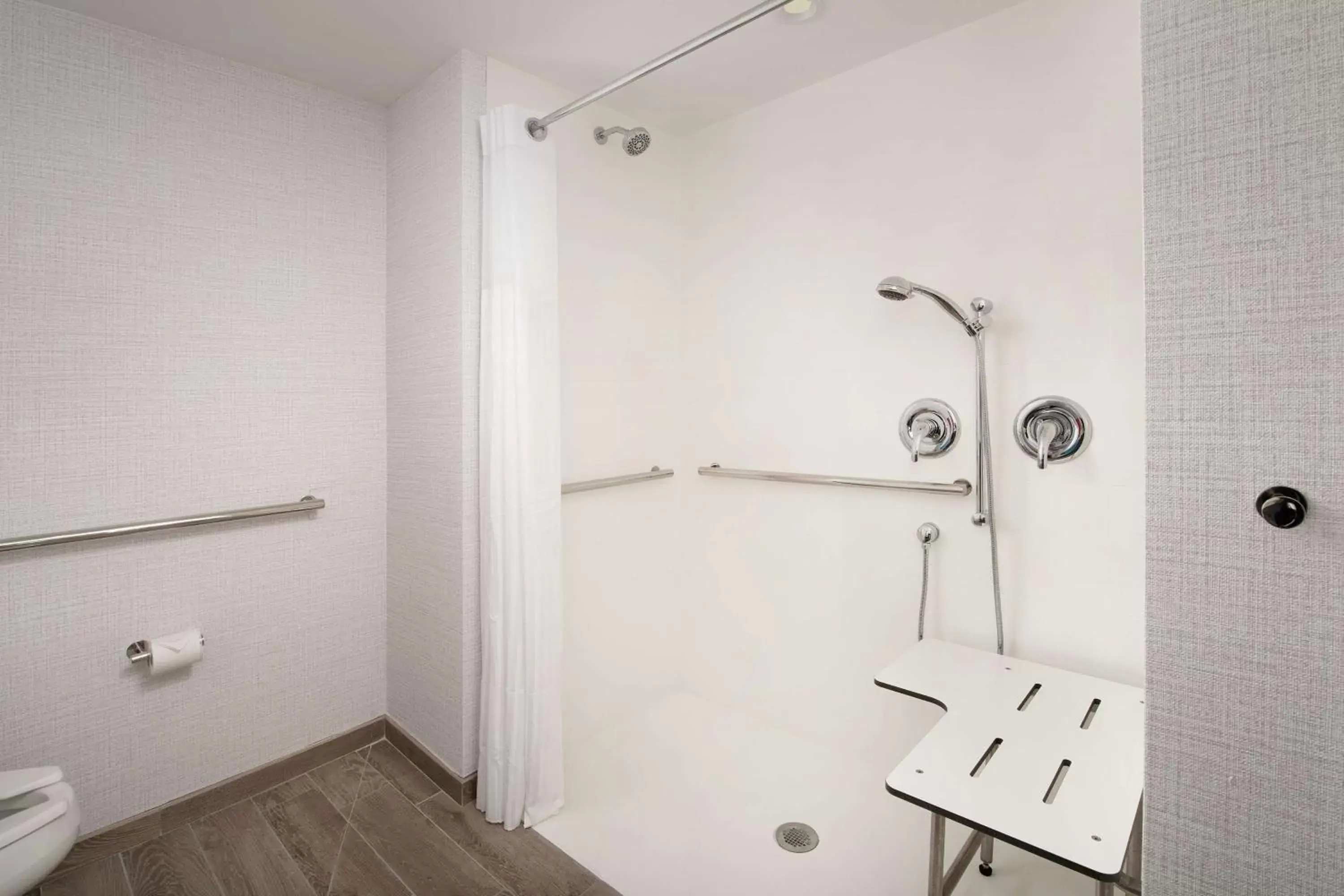 King Room with Roll-In Shower - Mobility Access in Hilton Garden Inn Miami Brickell South King Room with Roll-In Shower - Mobility Access in Hilton Garden Inn Miami Brickell South