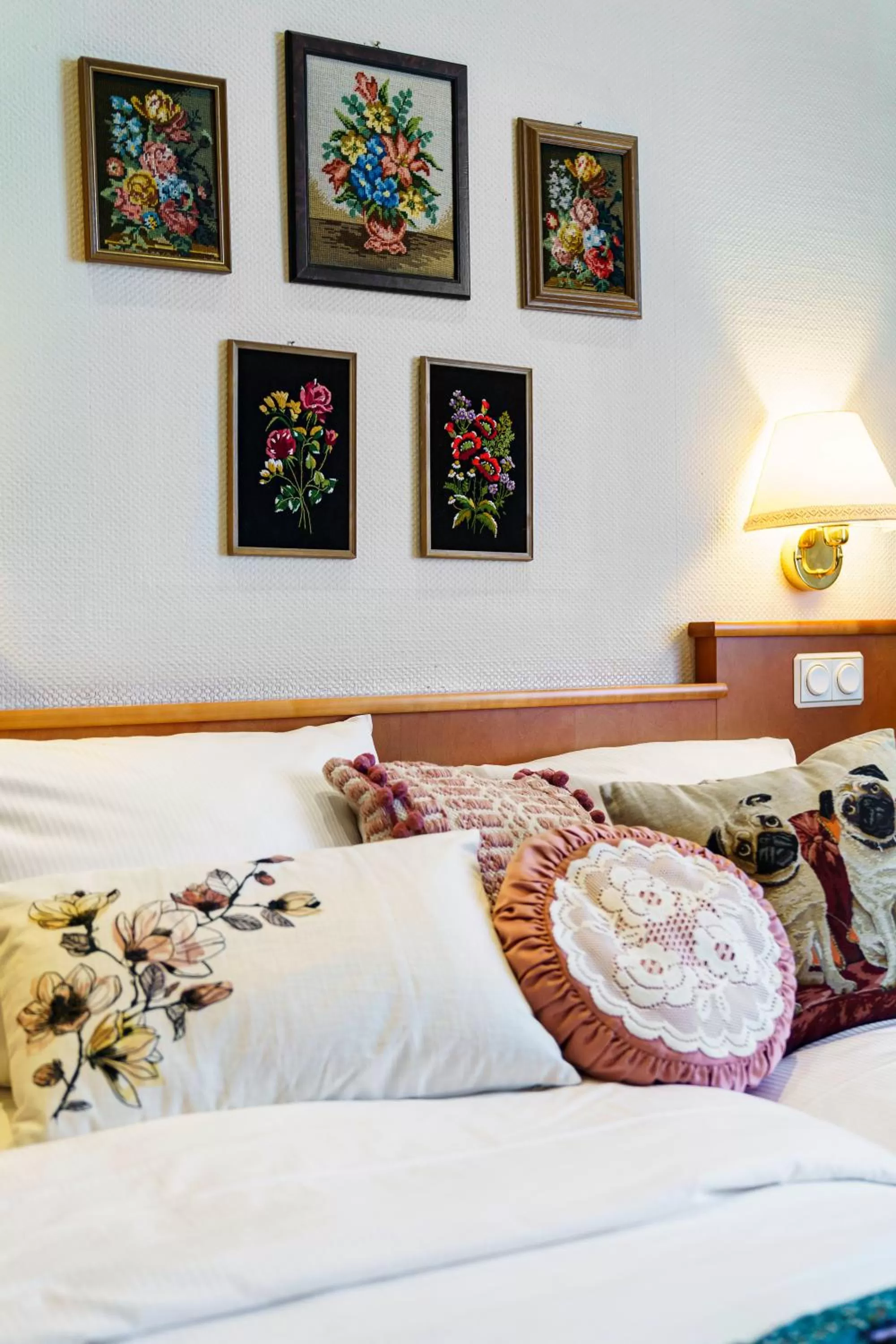 Bed in Tante ALMA's Hotel Lasthaus am Ring