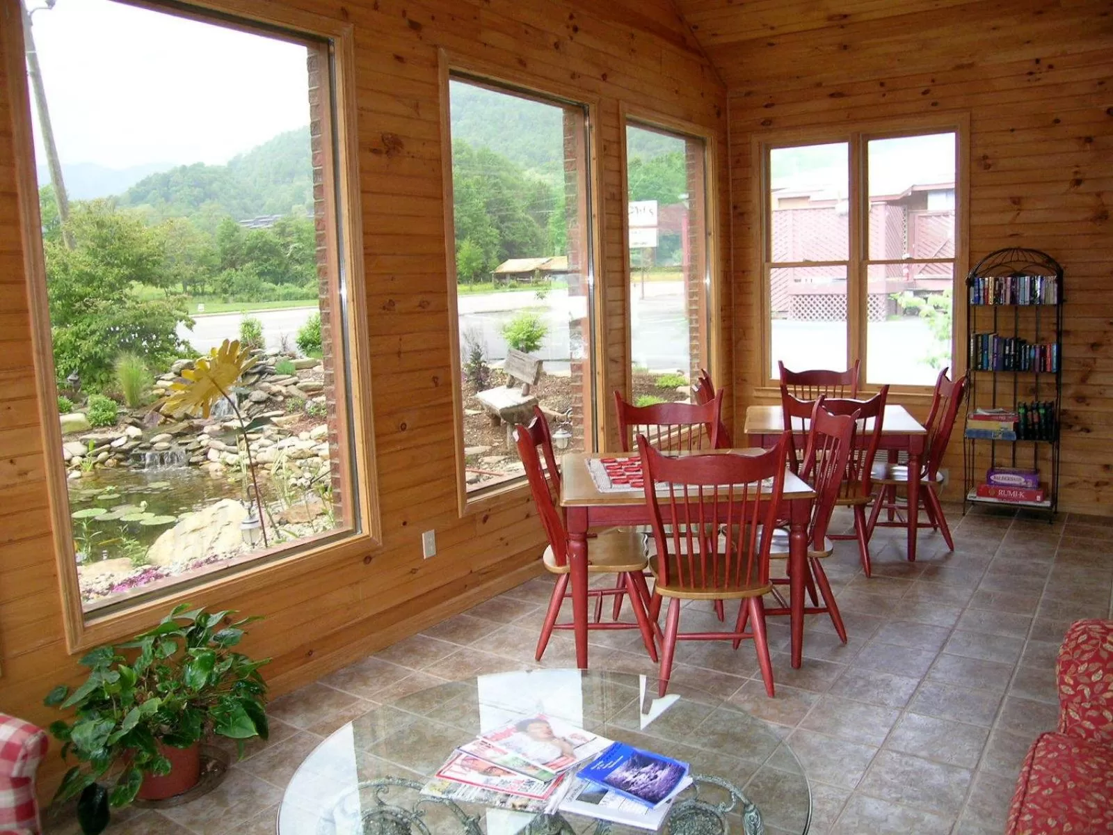 Restaurant/places to eat in Jonathan Creek Inn and Villas