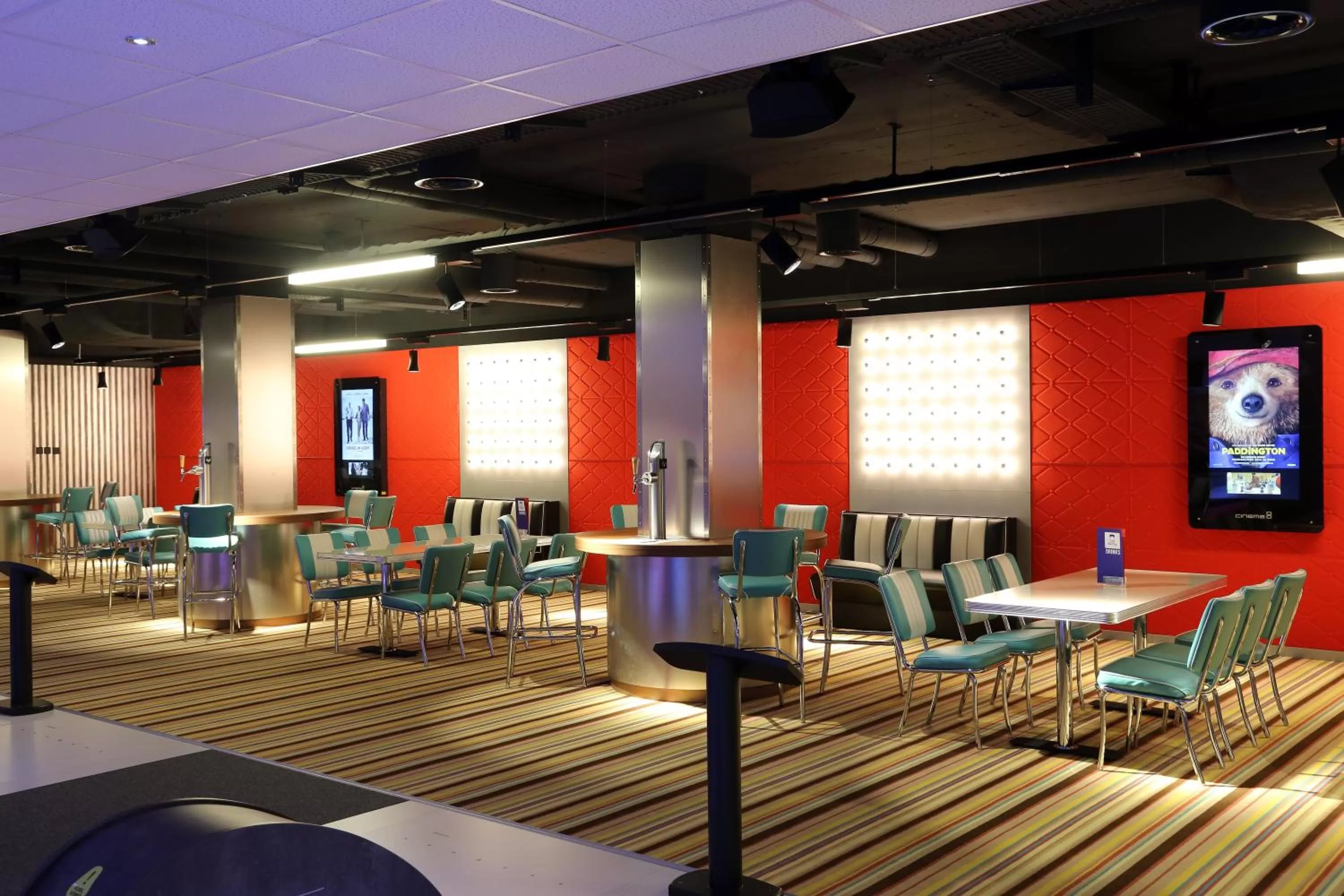 Bowling, Restaurant/Places to Eat in Hotel Cinema 8