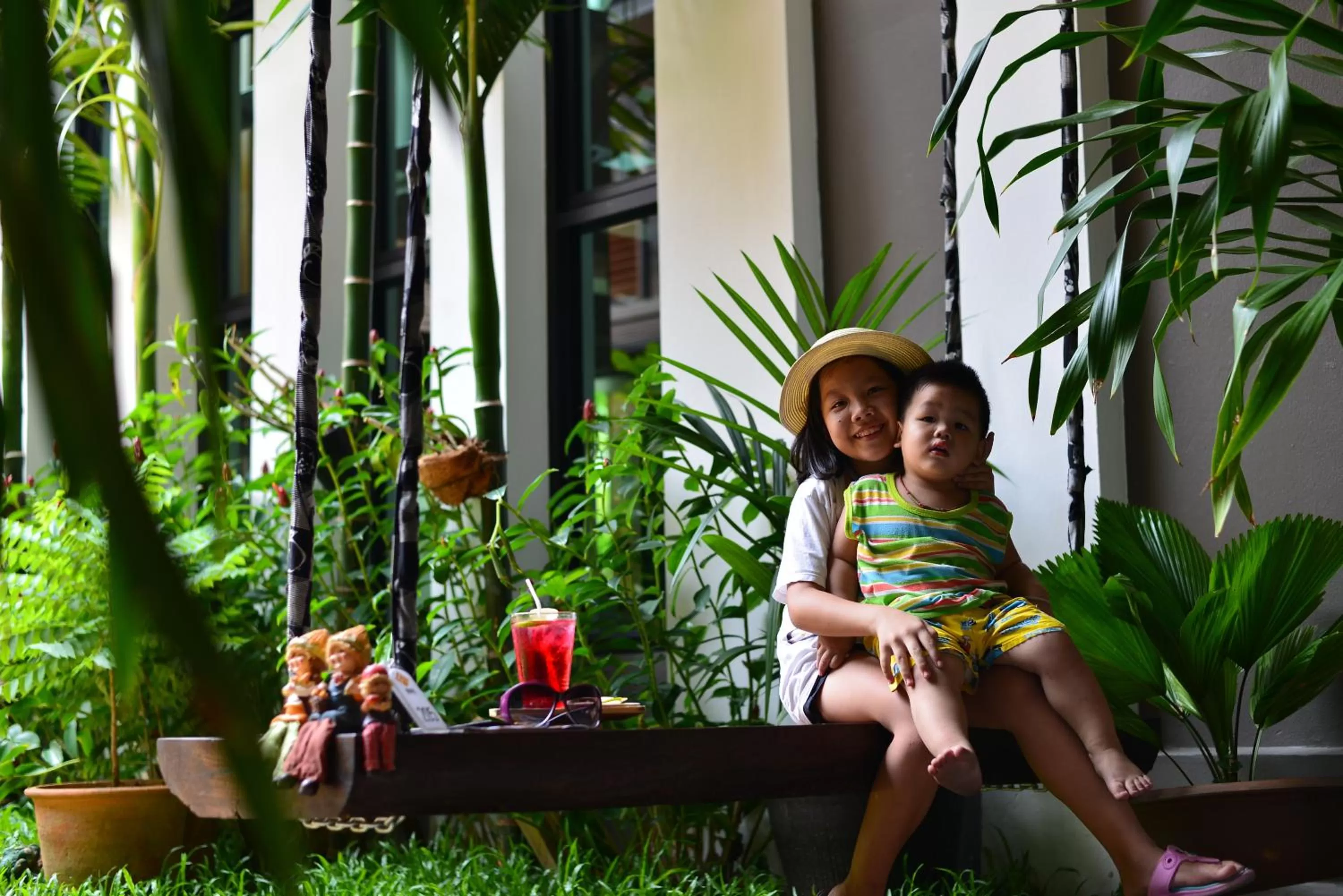 young children in Burapa Boutique