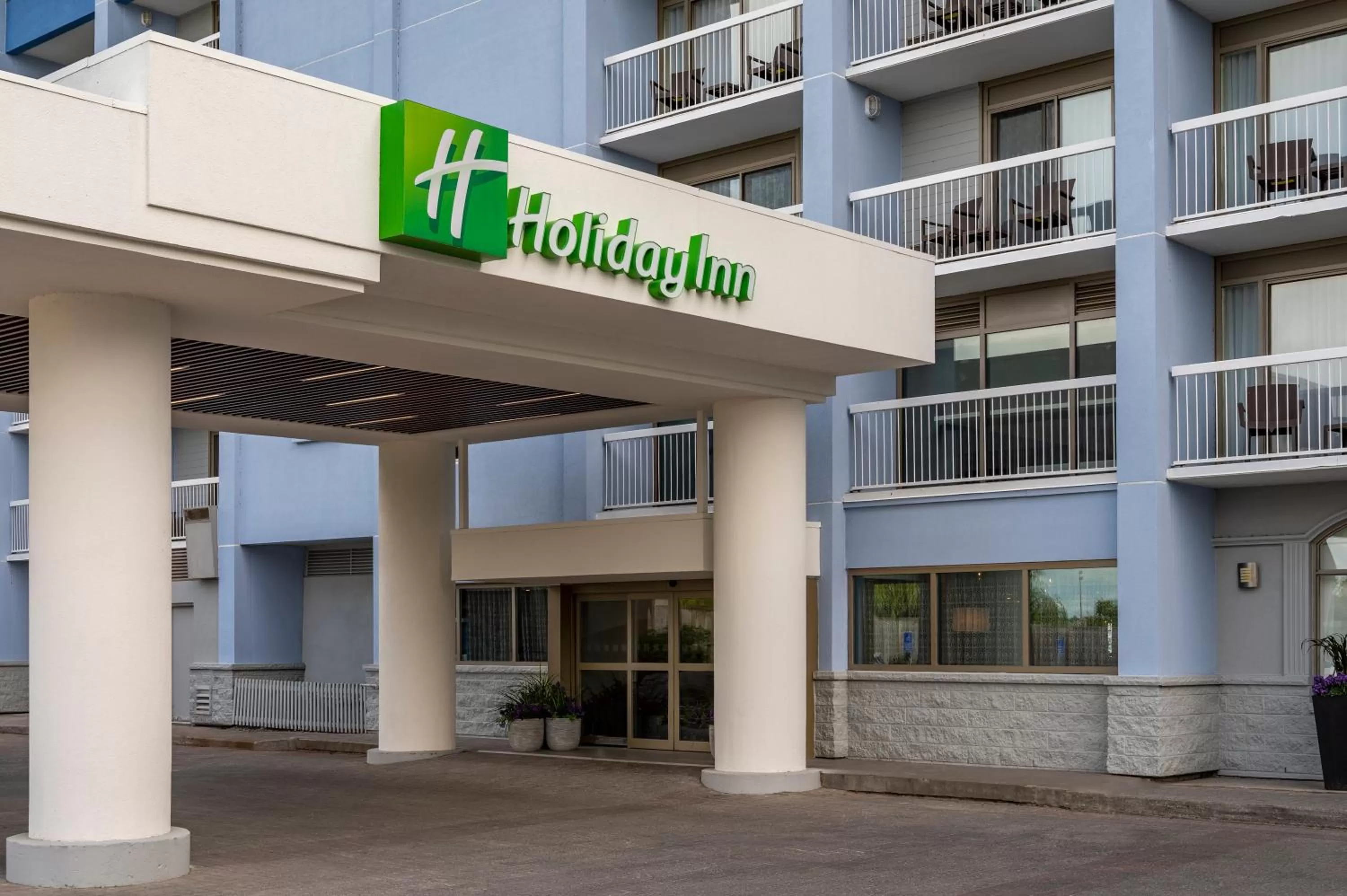 Property building in Holiday Inn Kingston - Waterfront by IHG