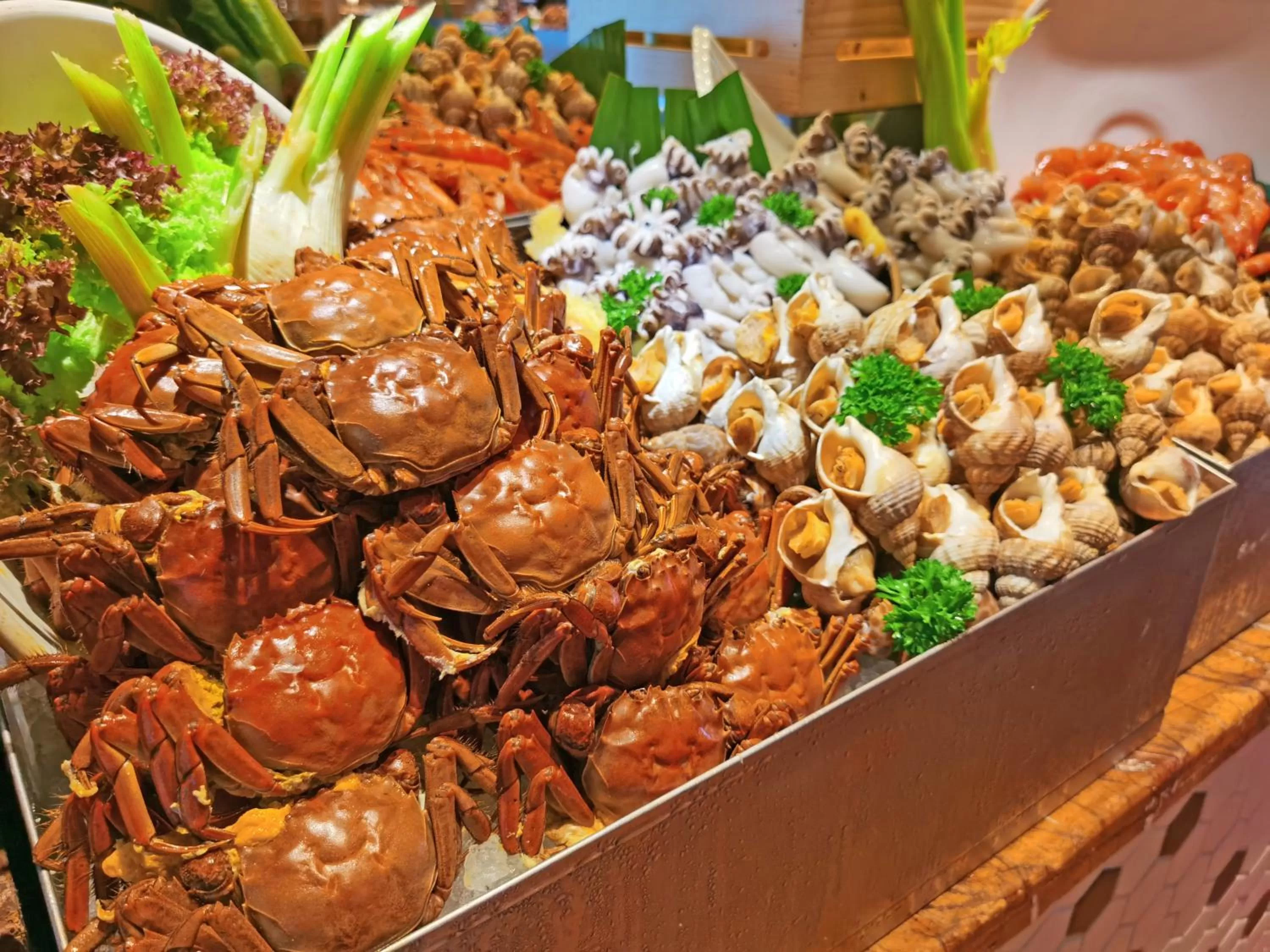 Food and drinks in Crowne Plaza Guangzhou City Centre by IHG