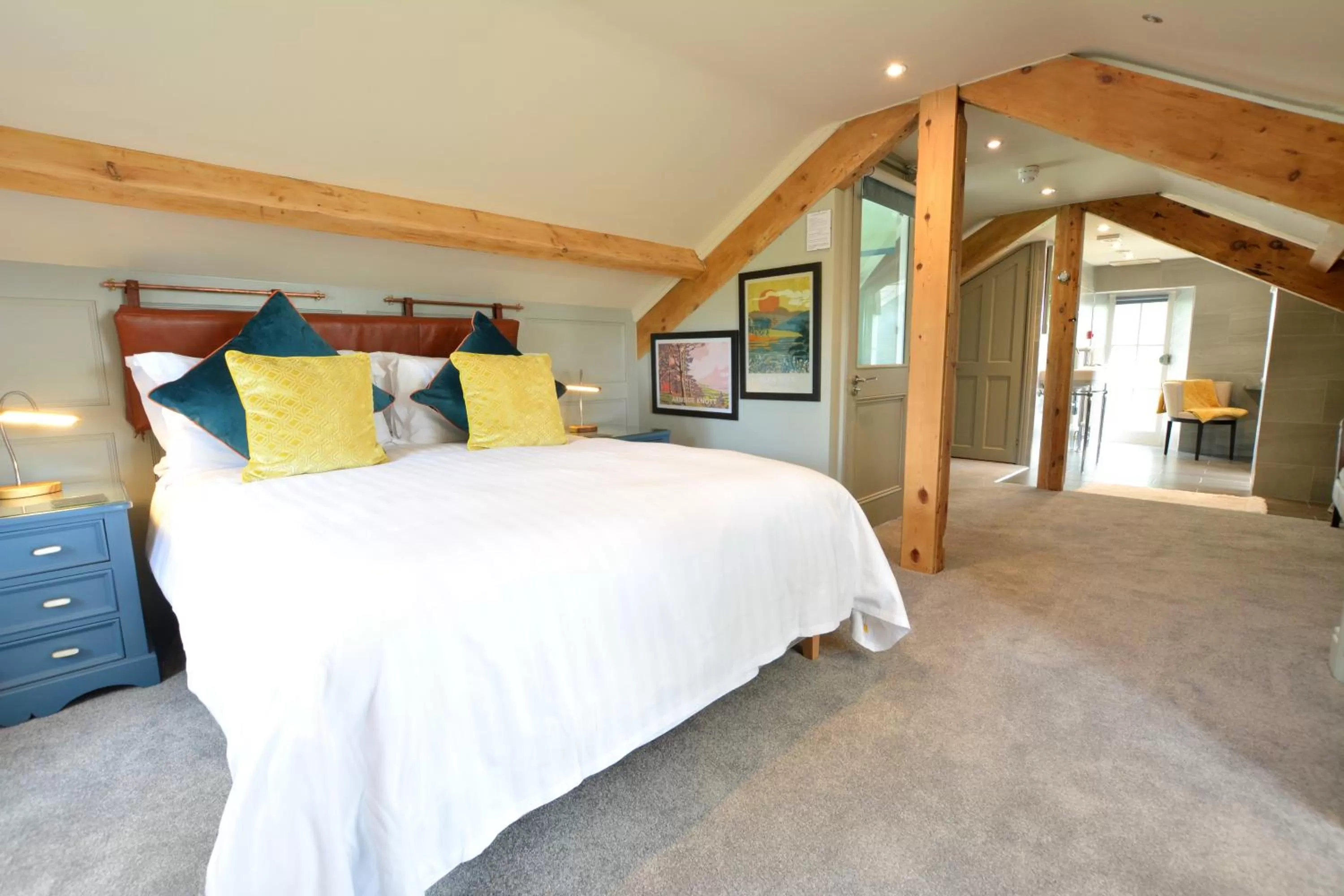 Bed in Fairfield House and Gardens