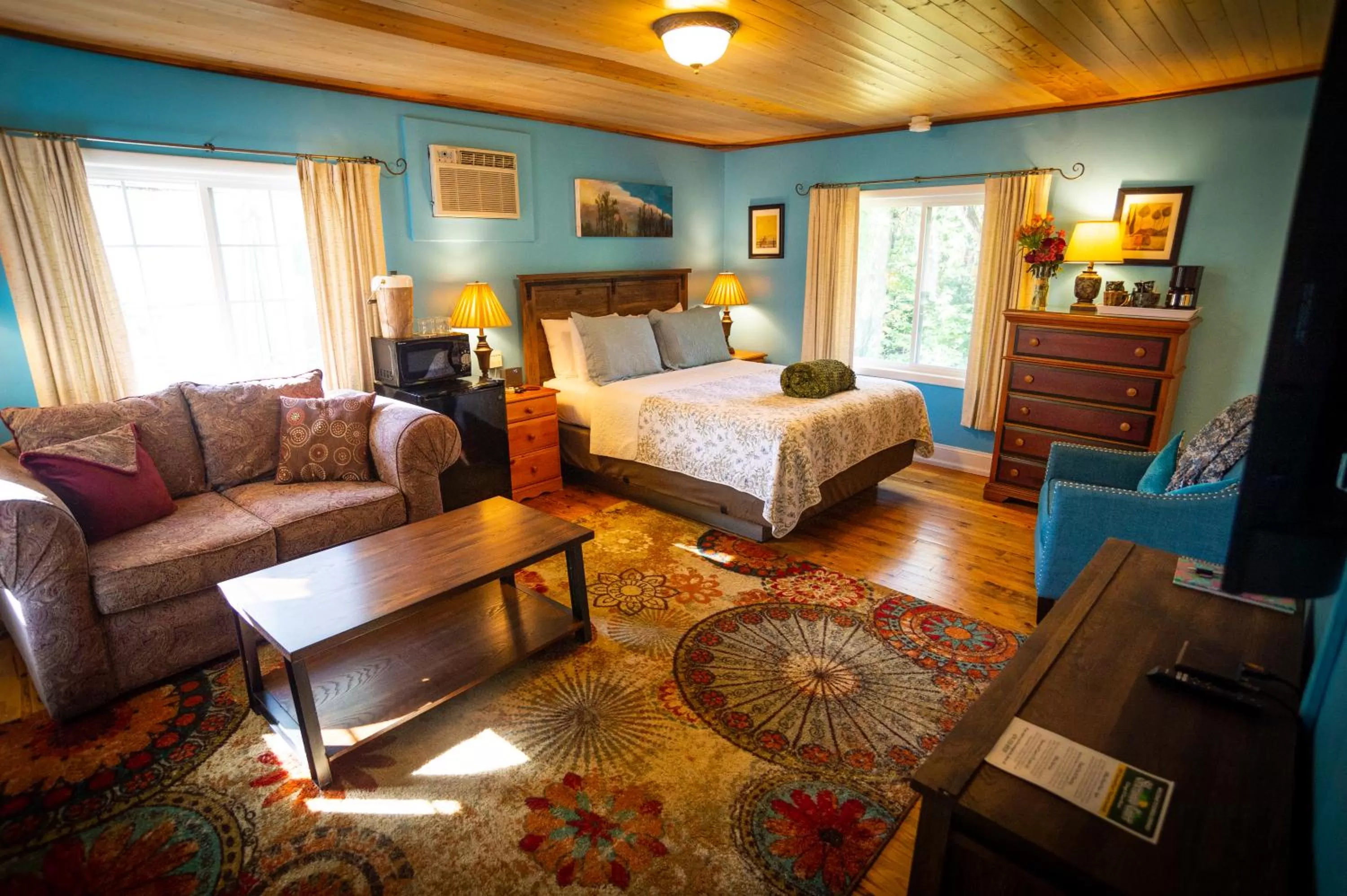 Basecamp Cottage in Sherwood Court Cottages