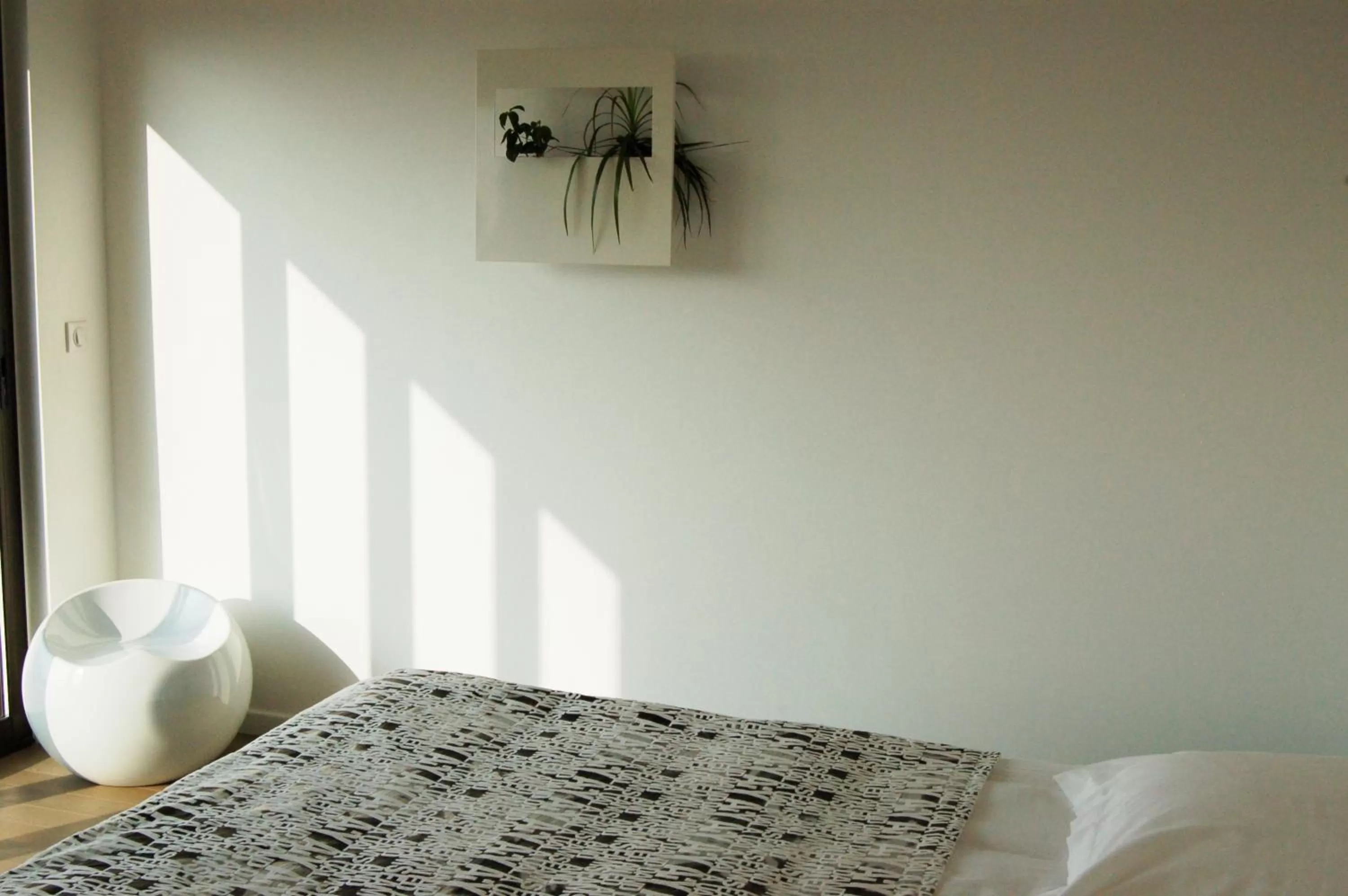 Bed in Le Jour et la Nuit, Maison d'hôtes