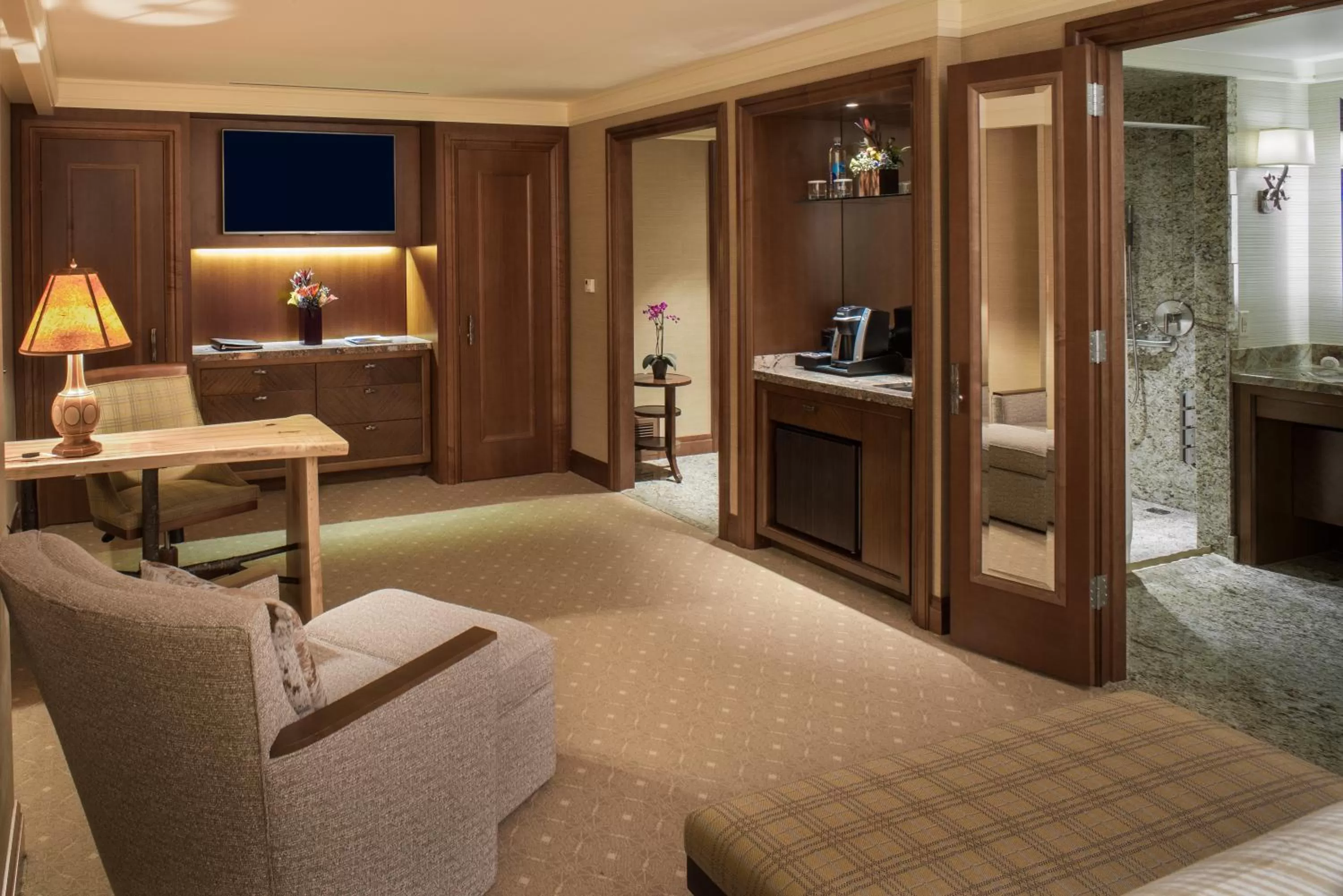 Seating area, Bed in Sun Valley Resort