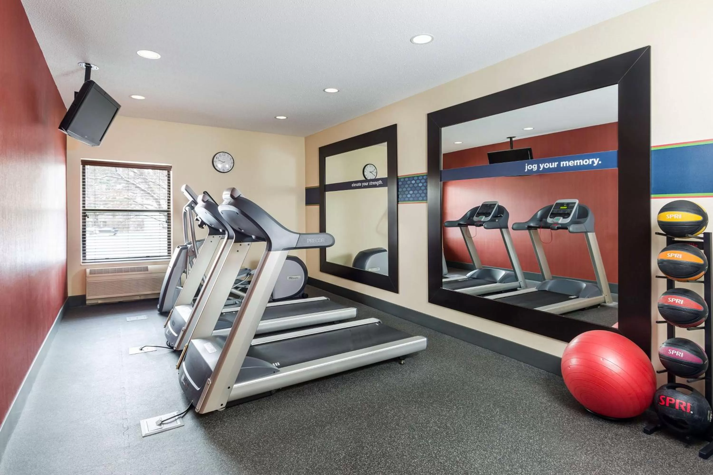 Fitness centre/facilities in Hampton Inn Minneapolis-Burnsville