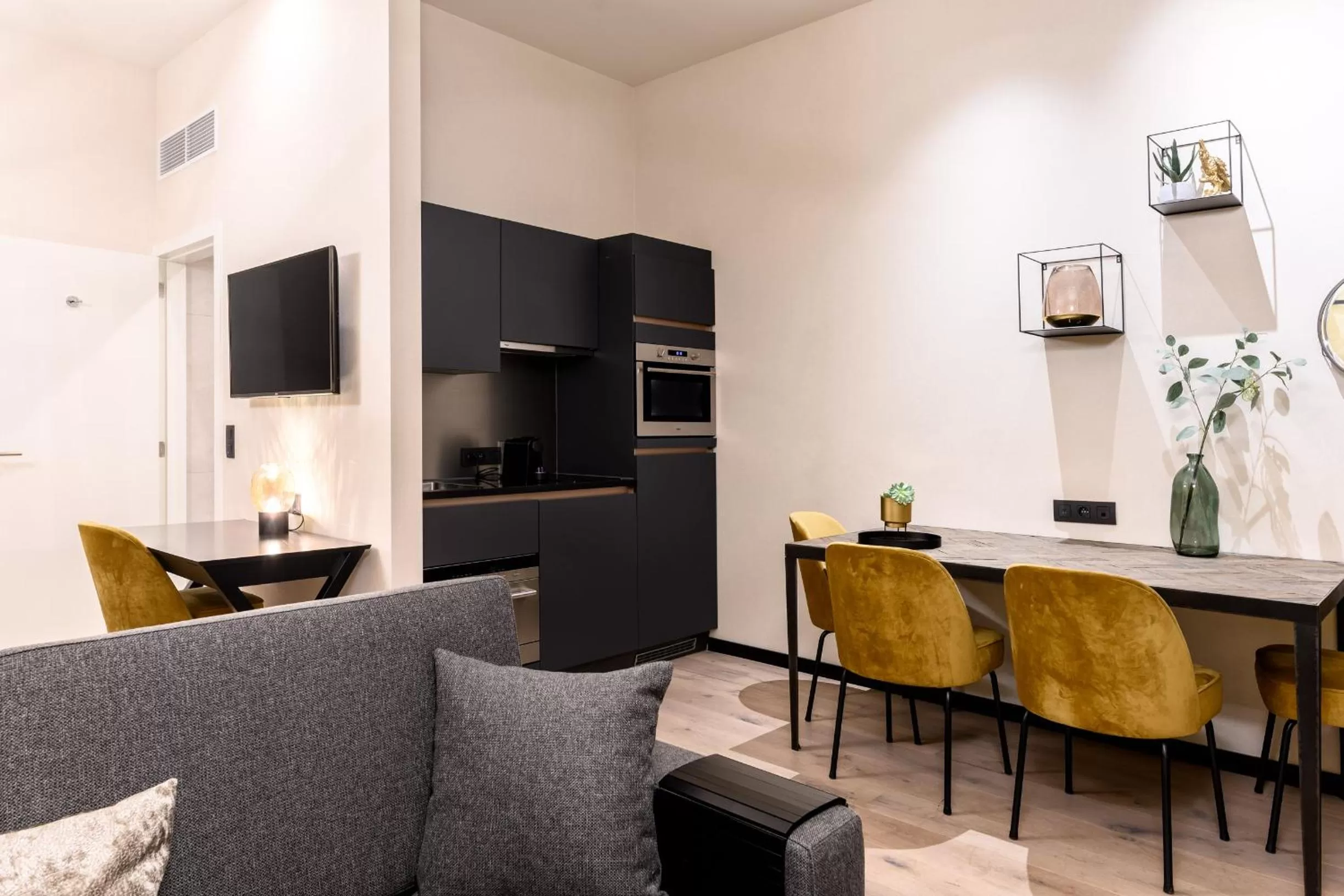 Dining area in Leopold Hotel Oudenaarde