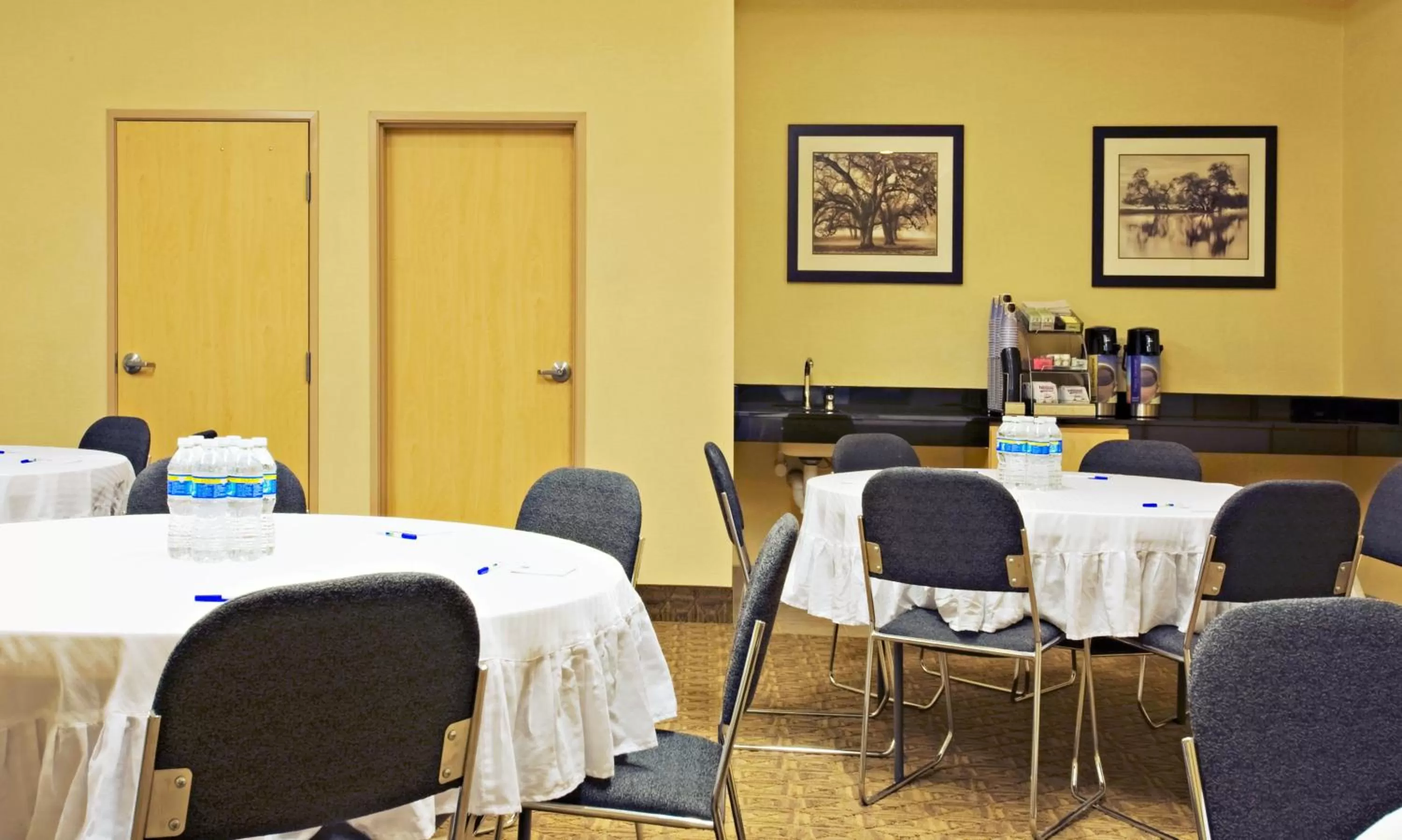 Meeting/conference room in Holiday Inn Express Hotel and Suites Borger by IHG
