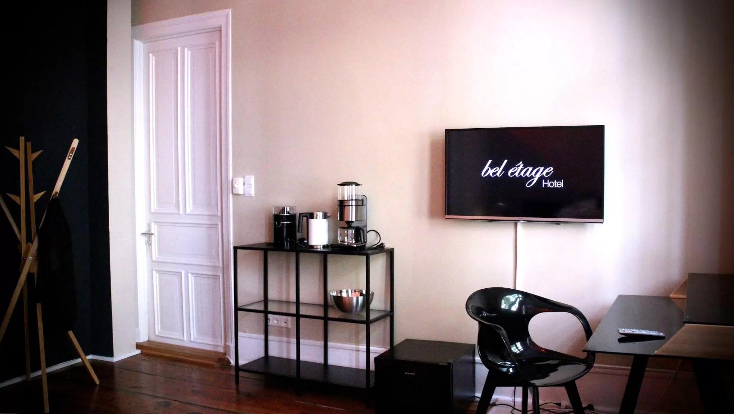 Photo of the whole room in Central Hotel bel étage