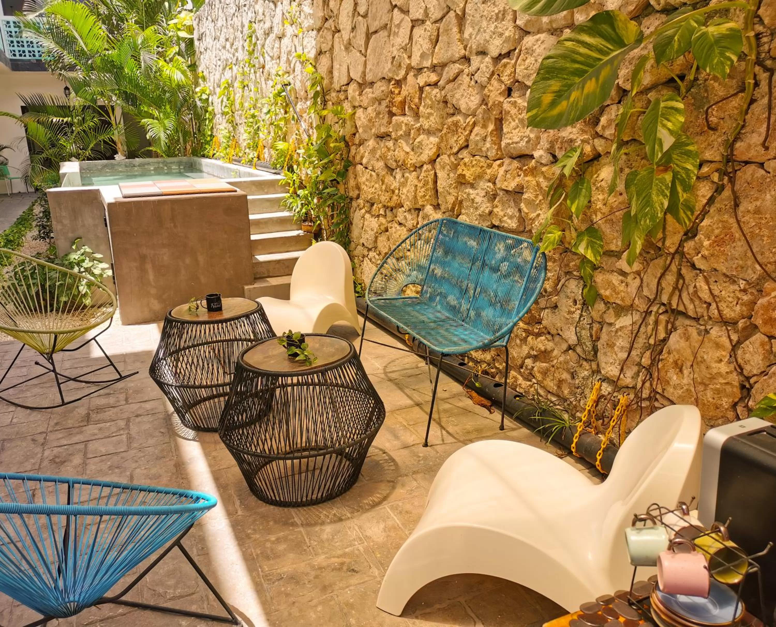 Seating area in Les Suites Calle 2 by Galian