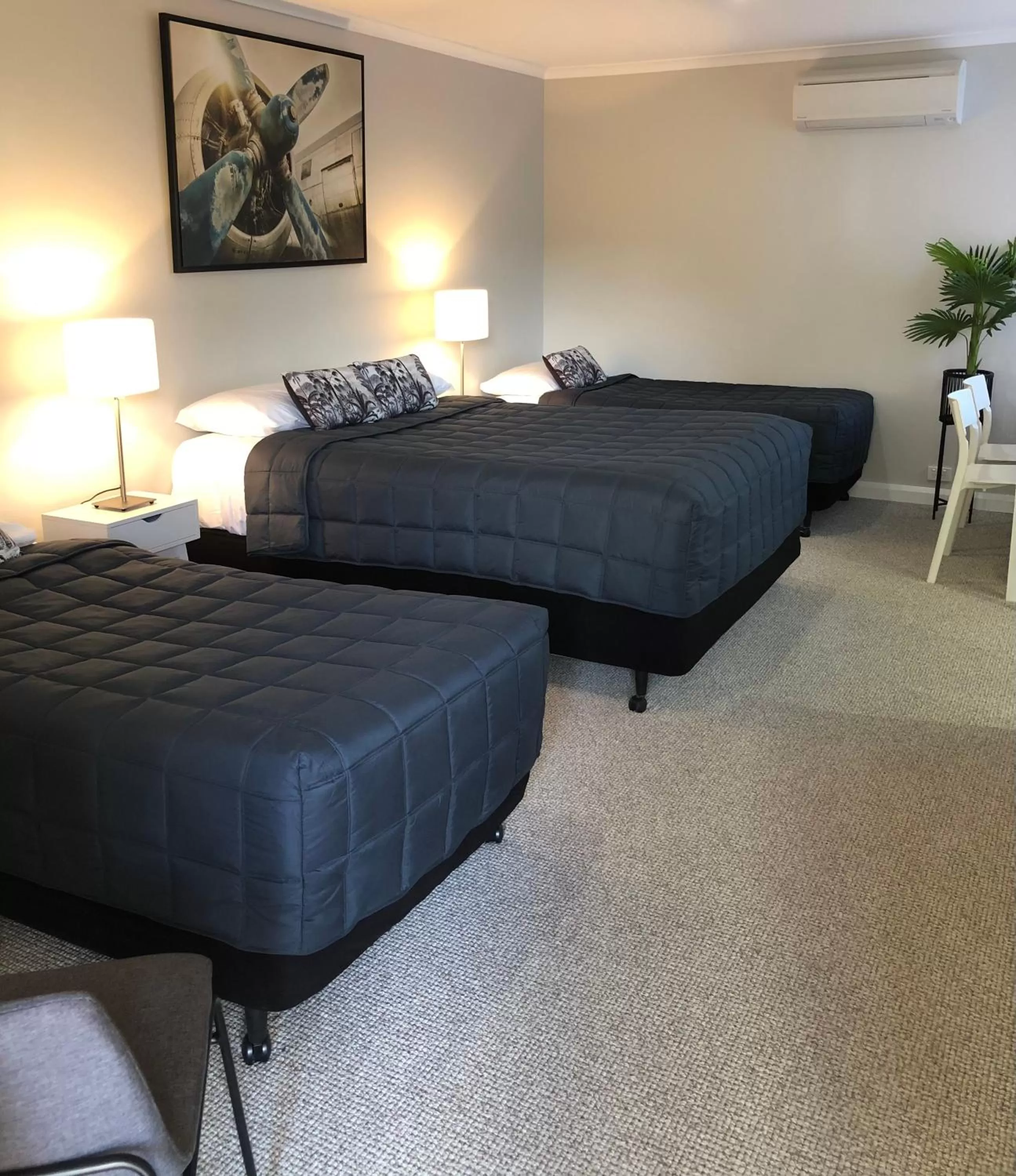 Bed in Estelle Kramer Motel