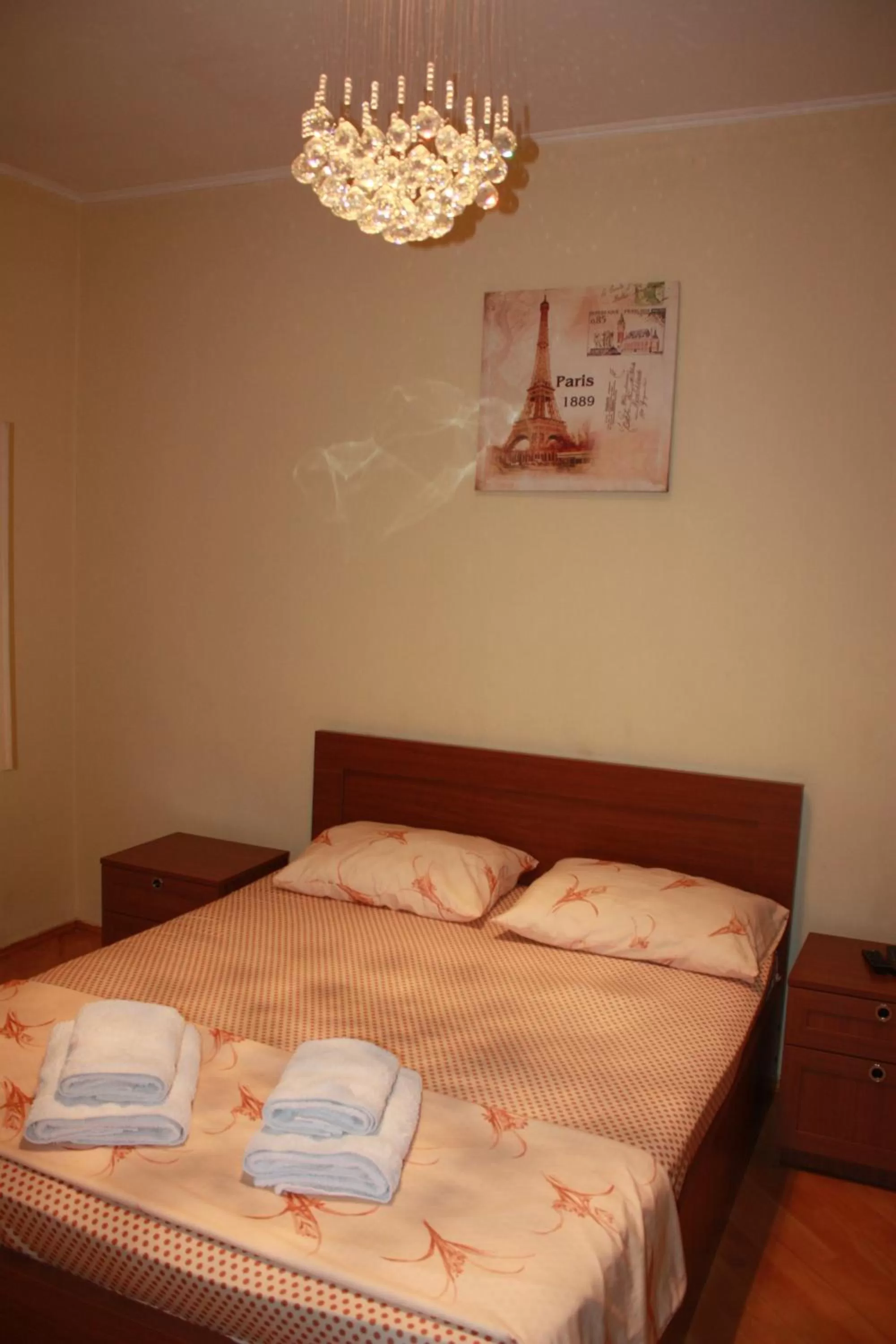 Bedroom, Bed in Paradise Hotel