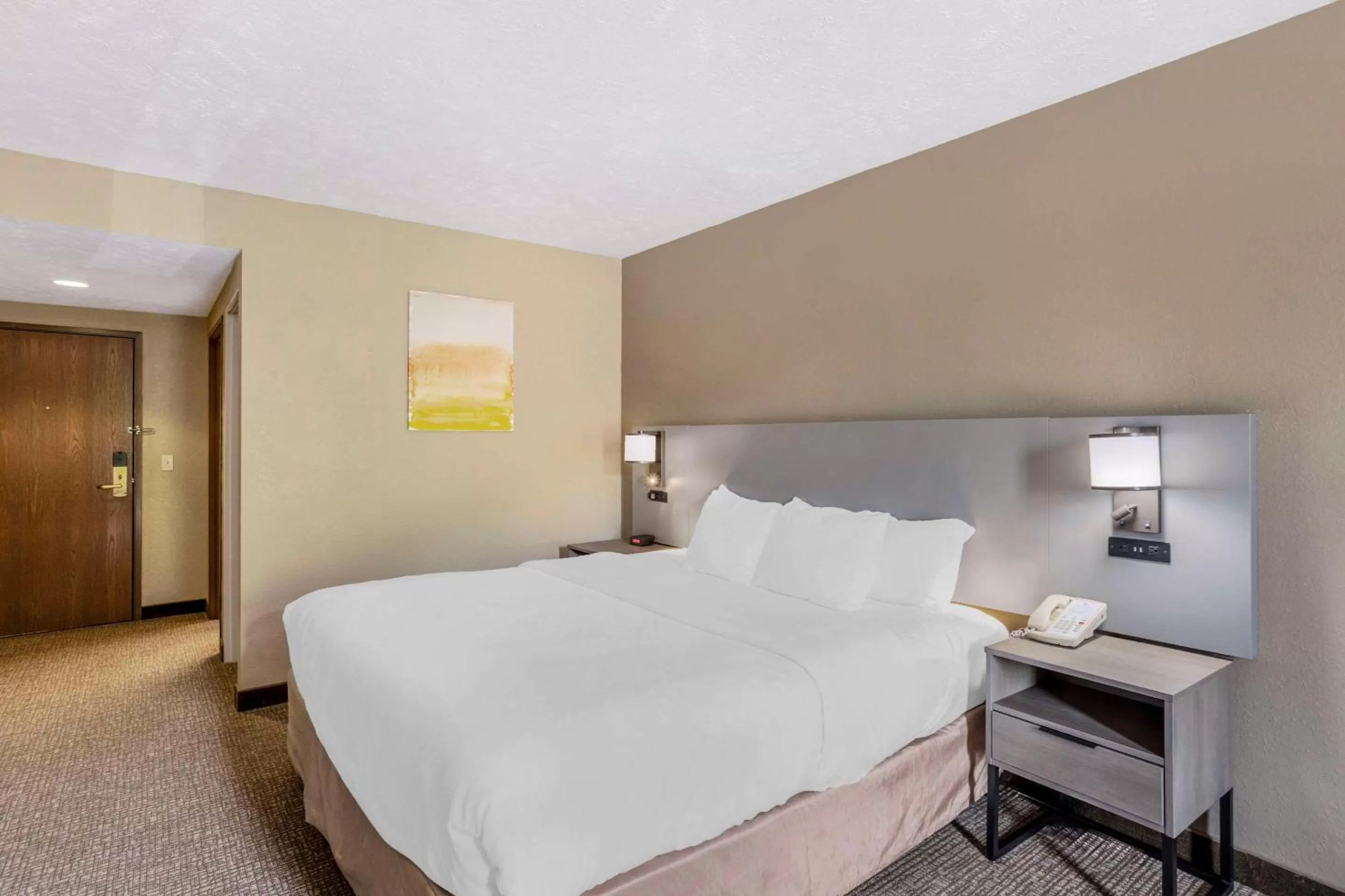 Bedroom, Bed in Comfort Inn Huntingdon