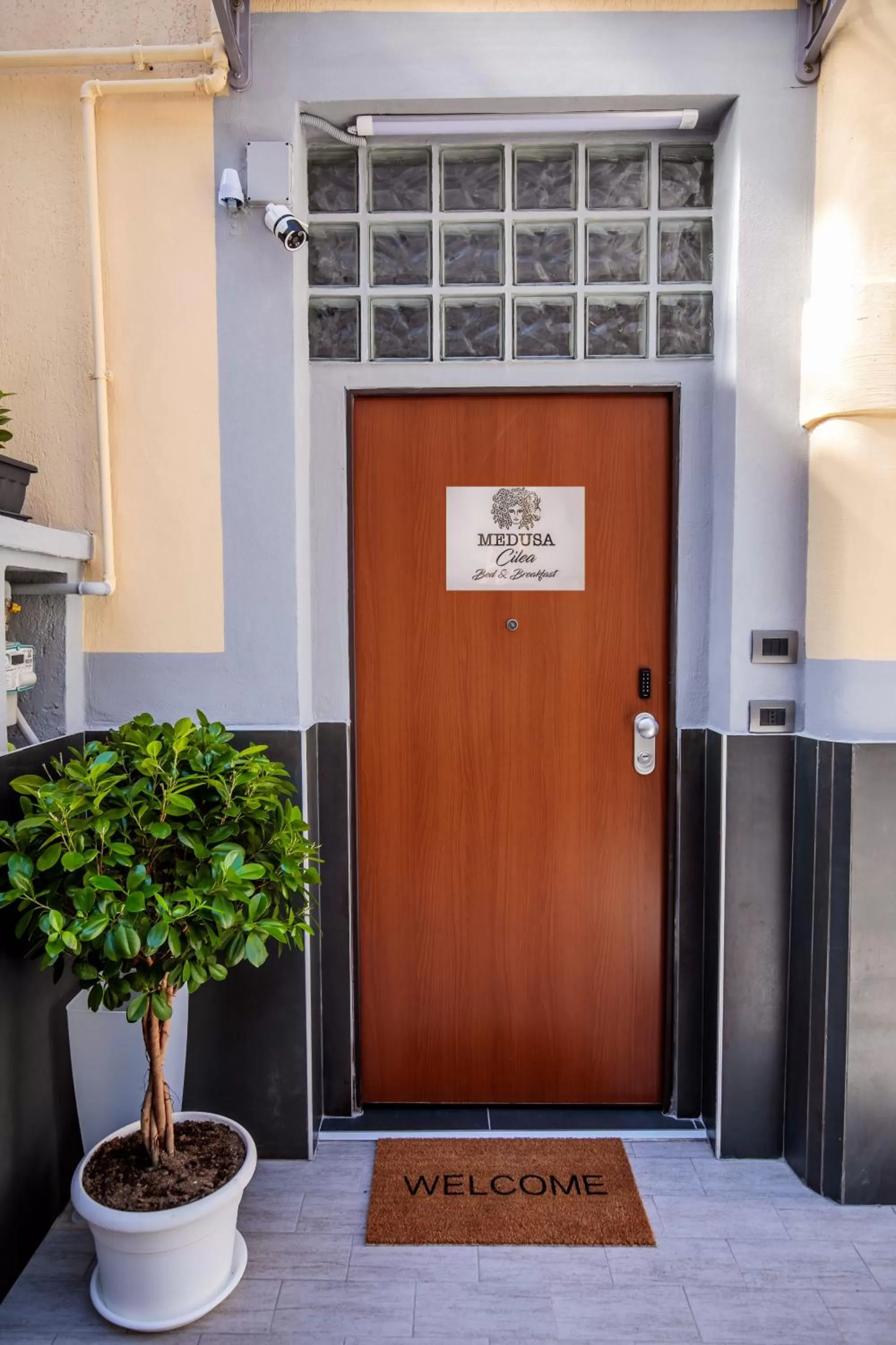 Property building in Medusa Cilea Guest House