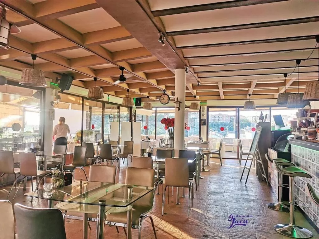 Restaurant/places to eat in Hotel Campos de Baeza