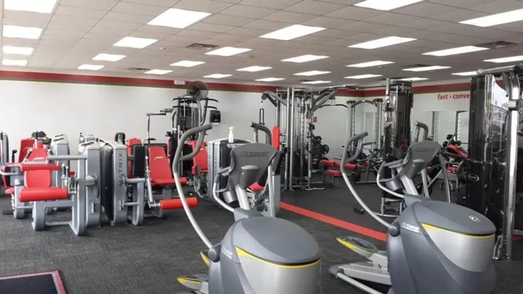 Fitness centre/facilities in Super 8 by Wyndham Blackwell