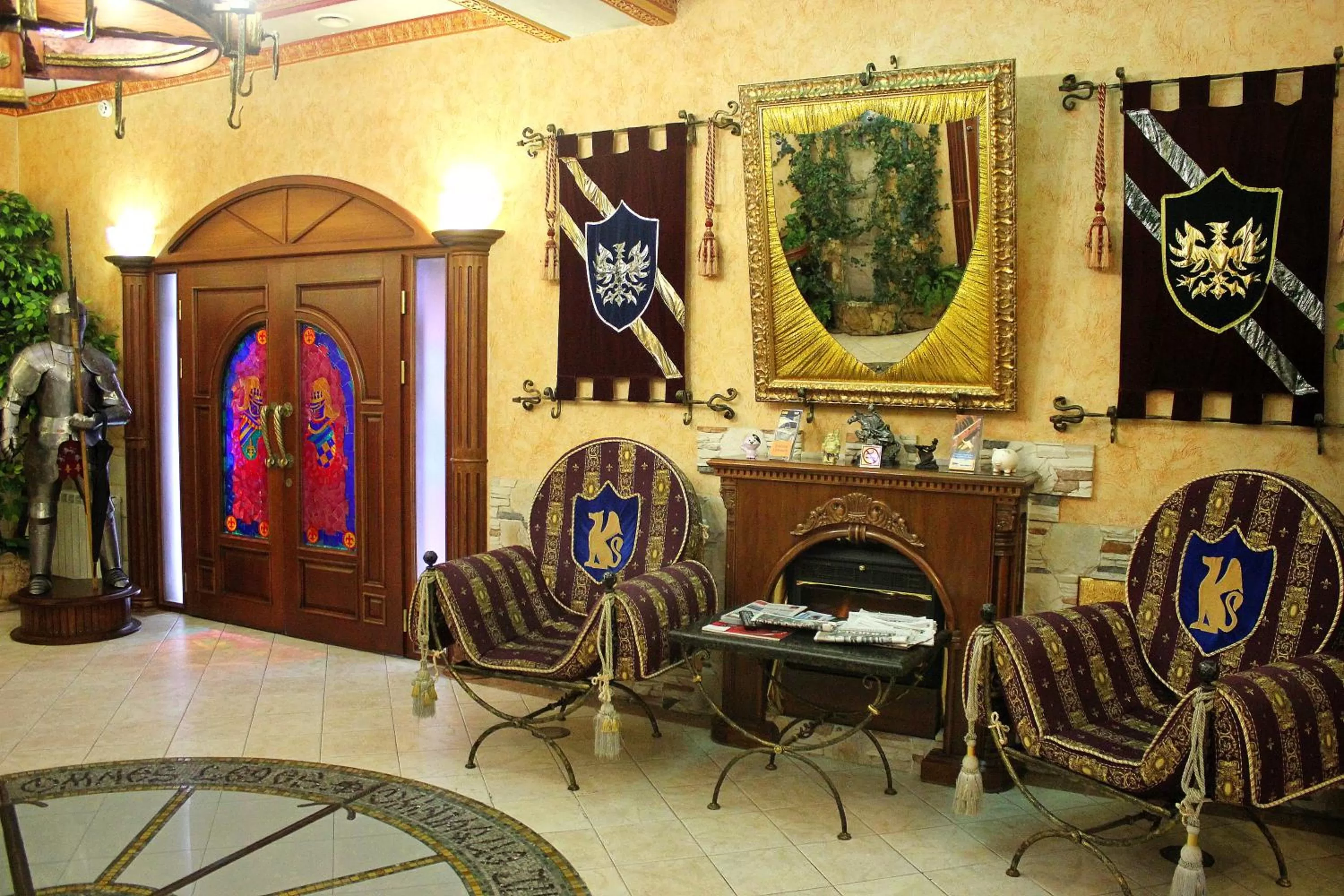 Lobby or reception in Kamelot