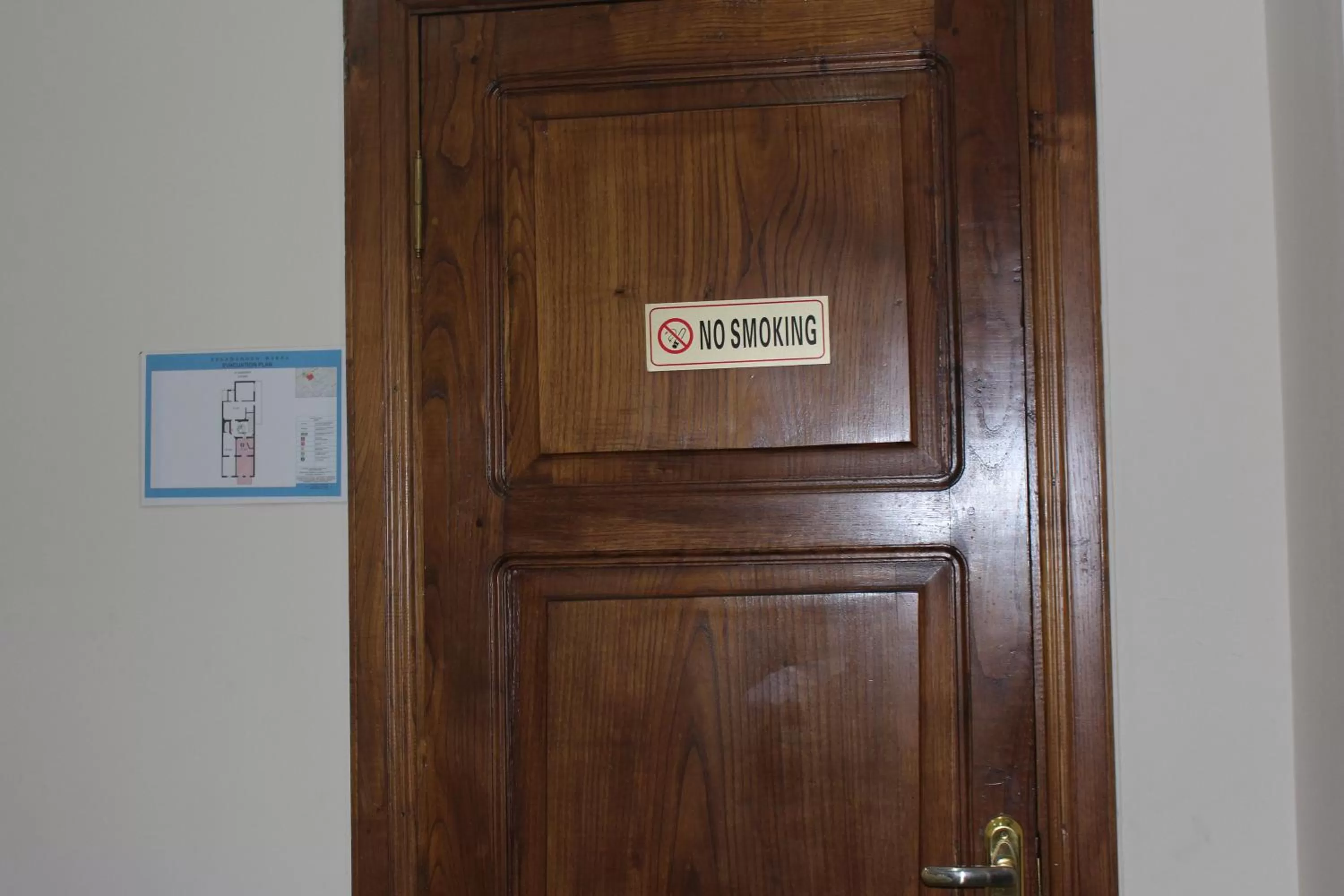 Facade/entrance in CATTALEYA