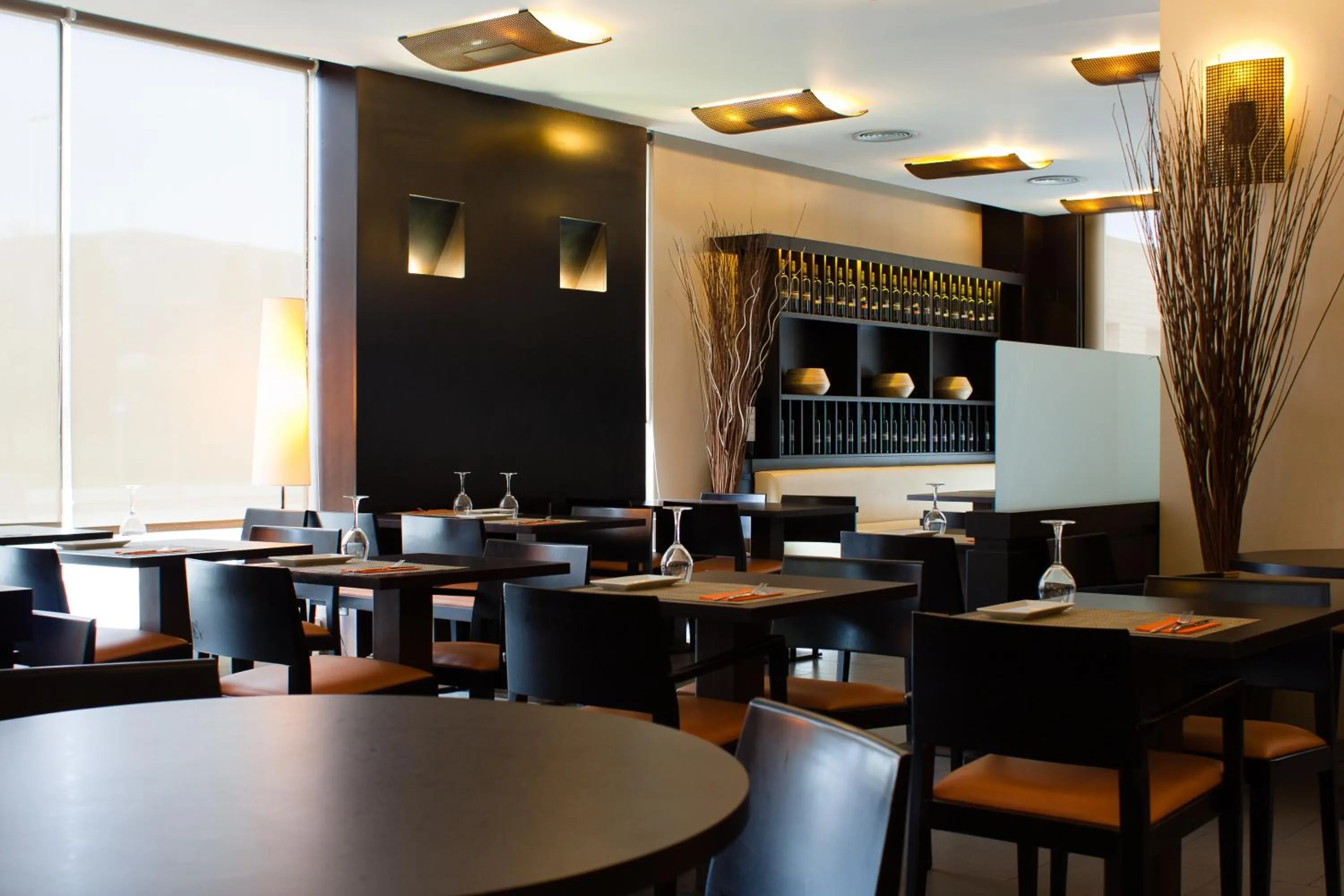 Restaurant/places to eat in Ibis Barcelona Molins de Rei