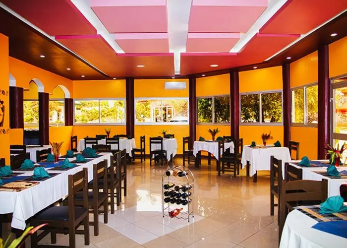 Restaurant/Places to Eat in La Vallée de Bana