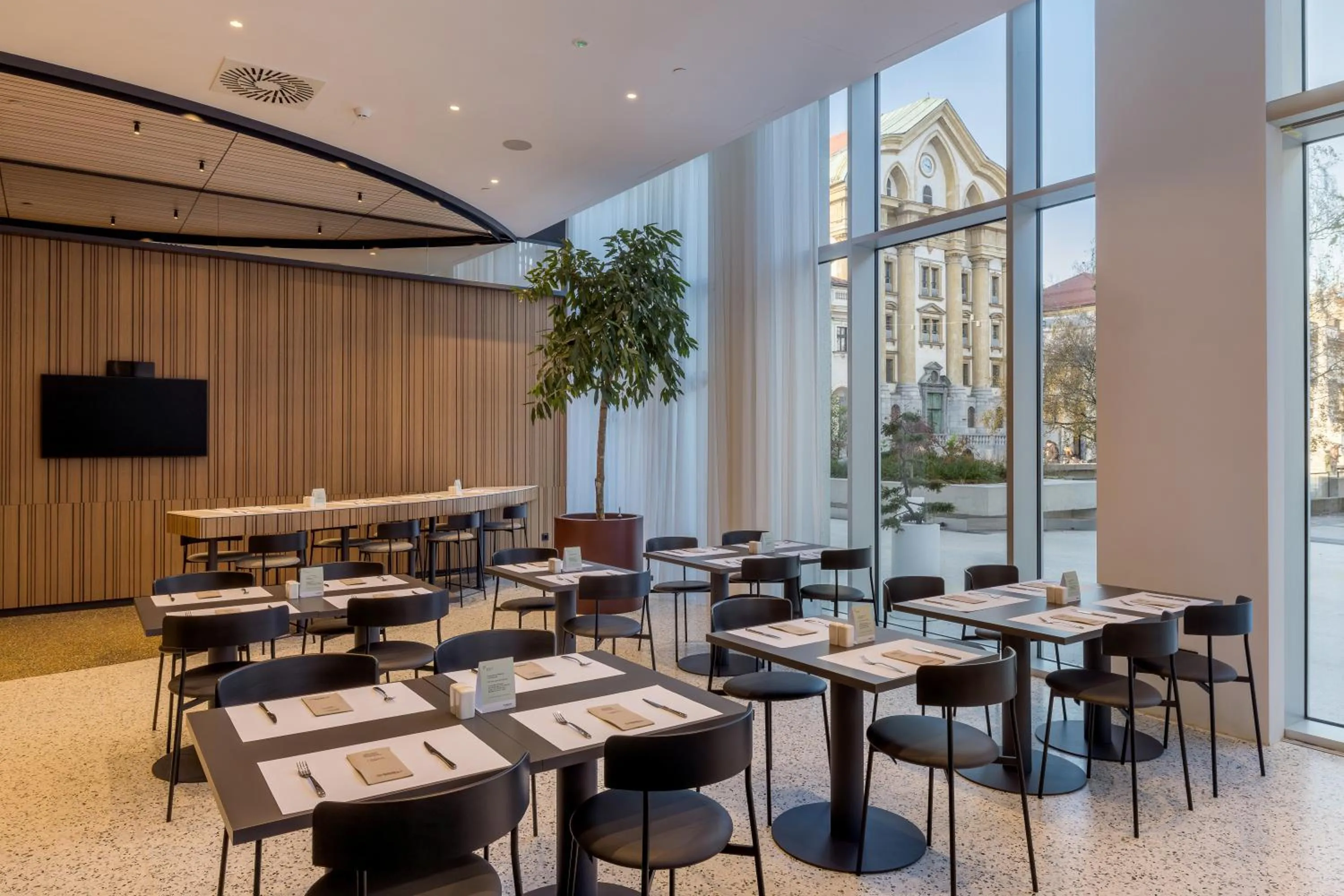 Breakfast in Occidental Ljubljana