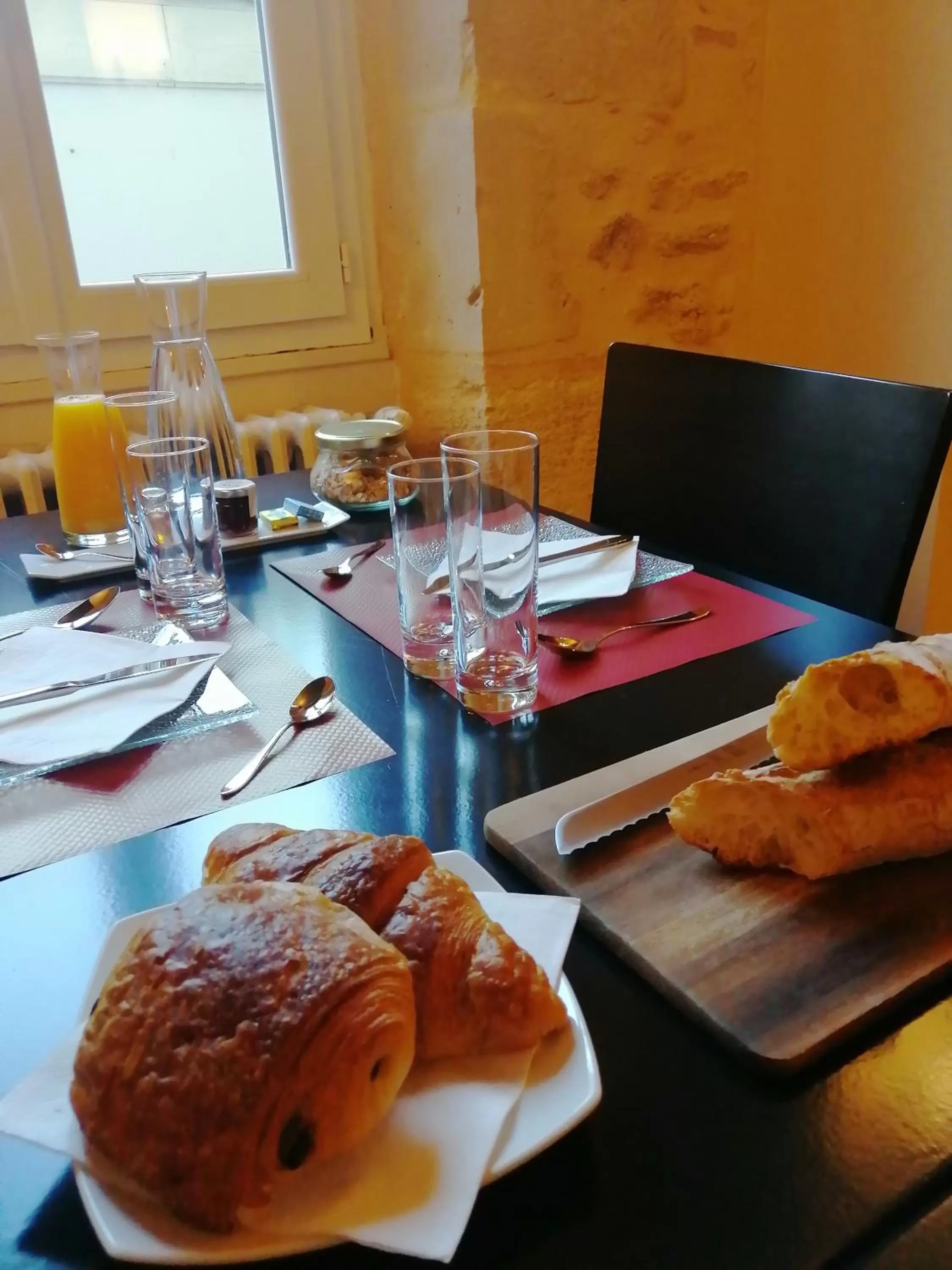 Dining area in Le Rodin Bazas