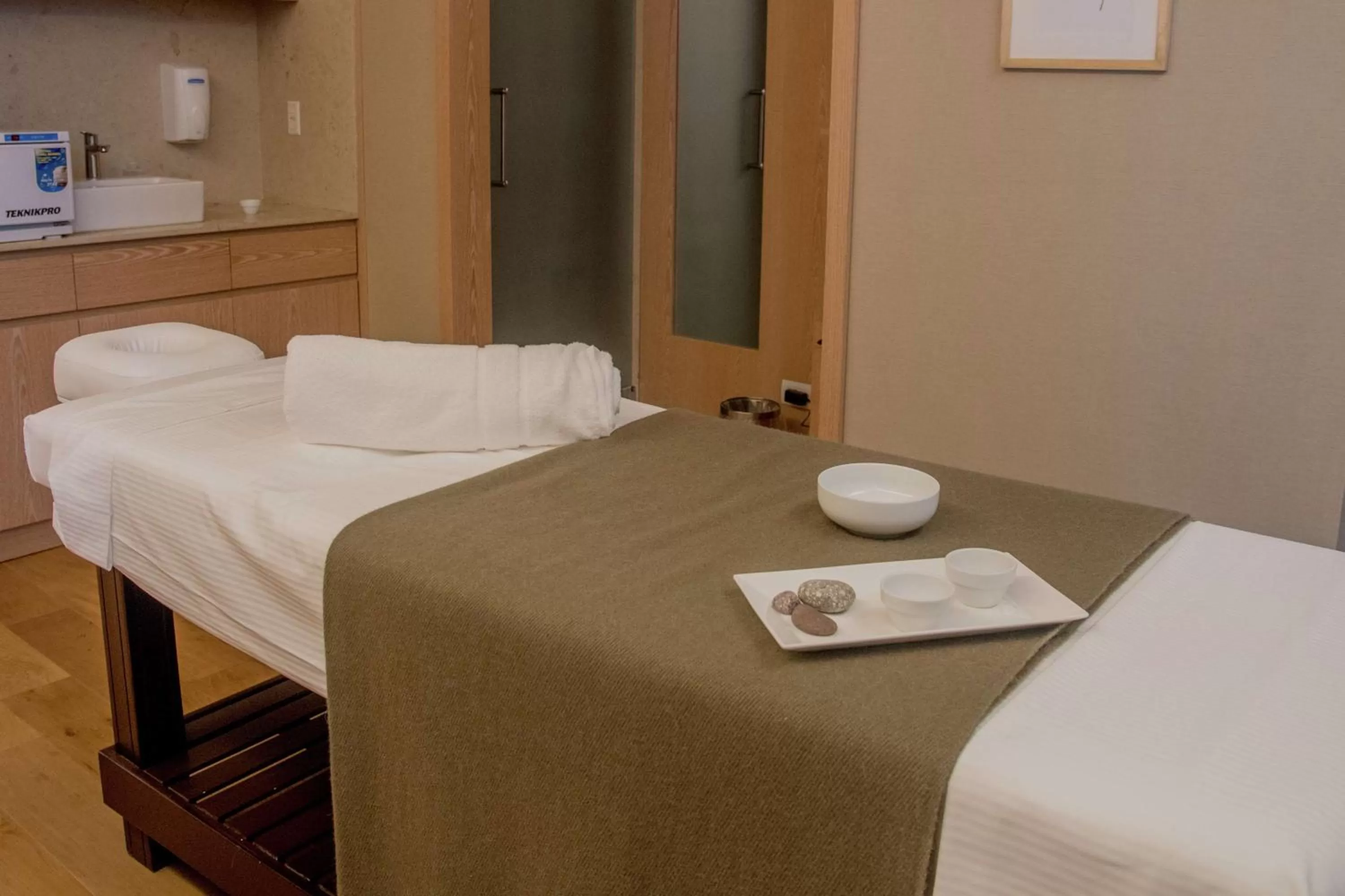 Sports, Bed in Hilton Pilar