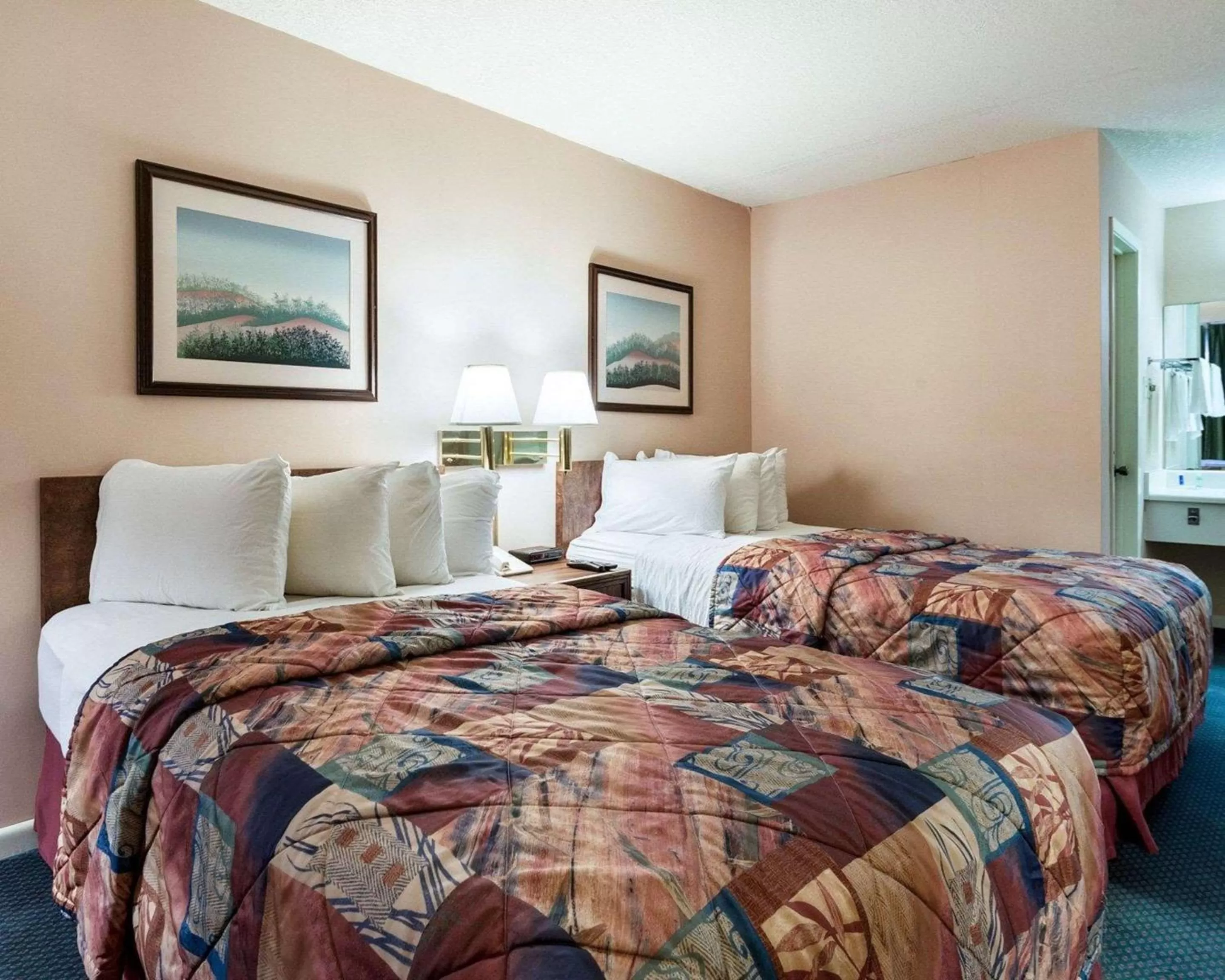 Photo of the whole room in Rodeway Inn Jasper