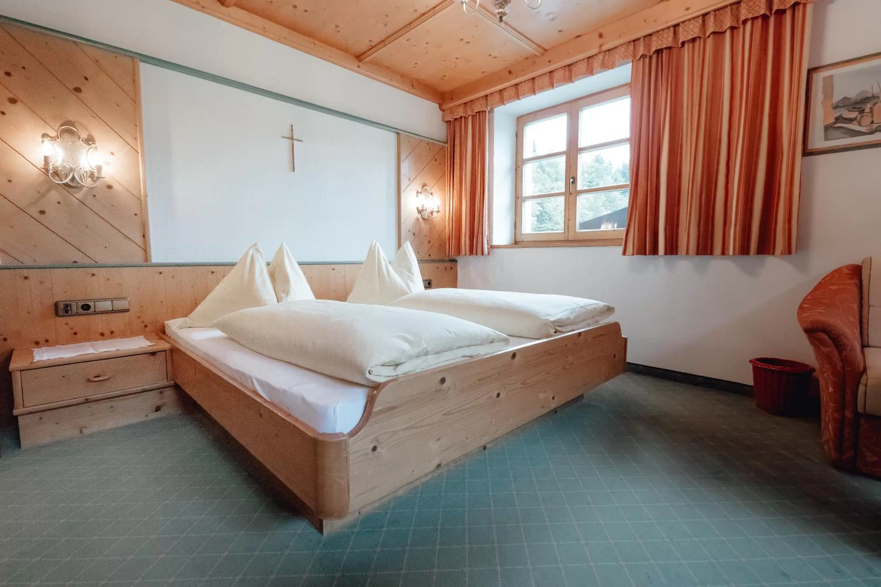Bed in Dandler - Zimmer und Ferienwohnungen