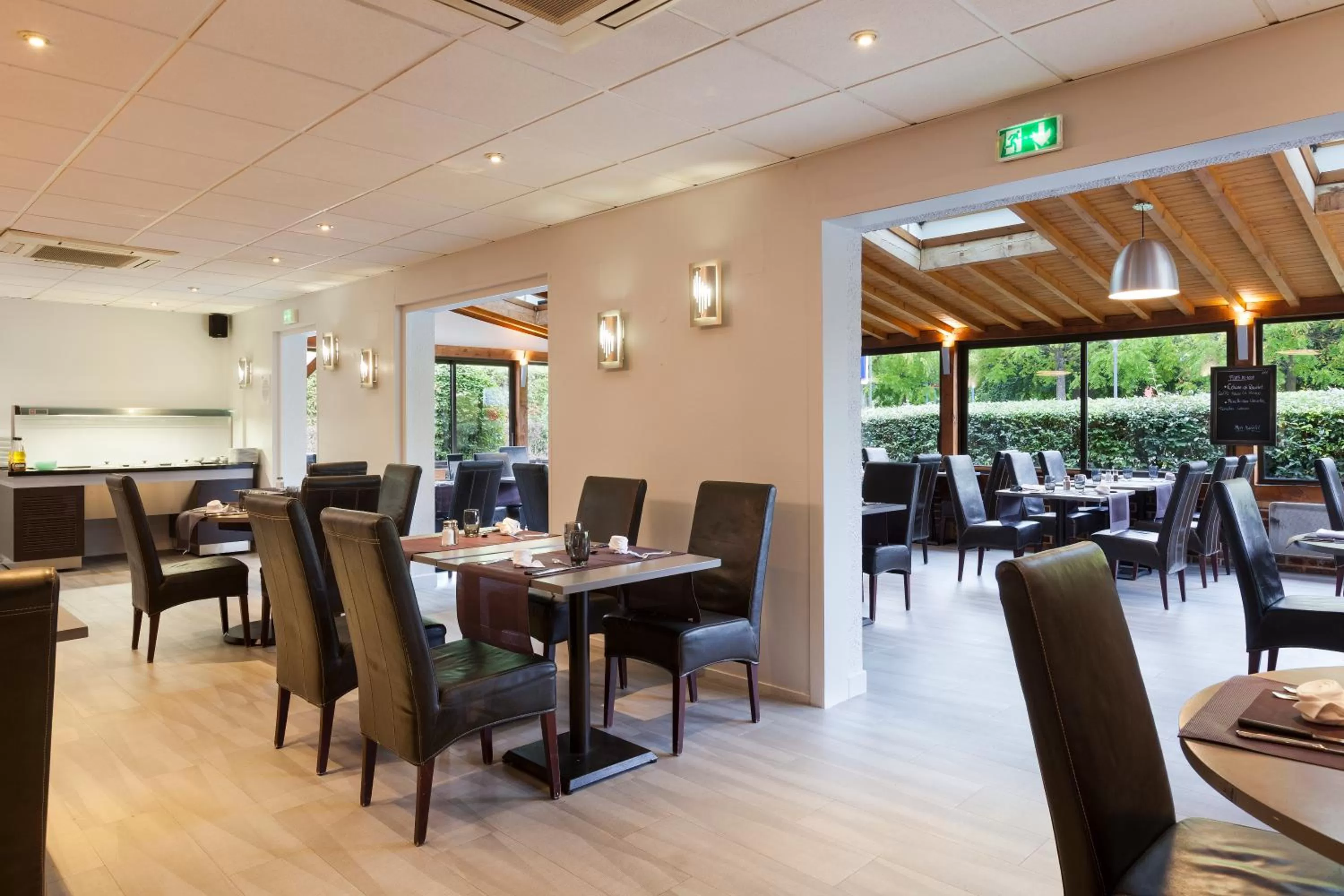 Restaurant/places to eat in Comfort Hotel Evreux