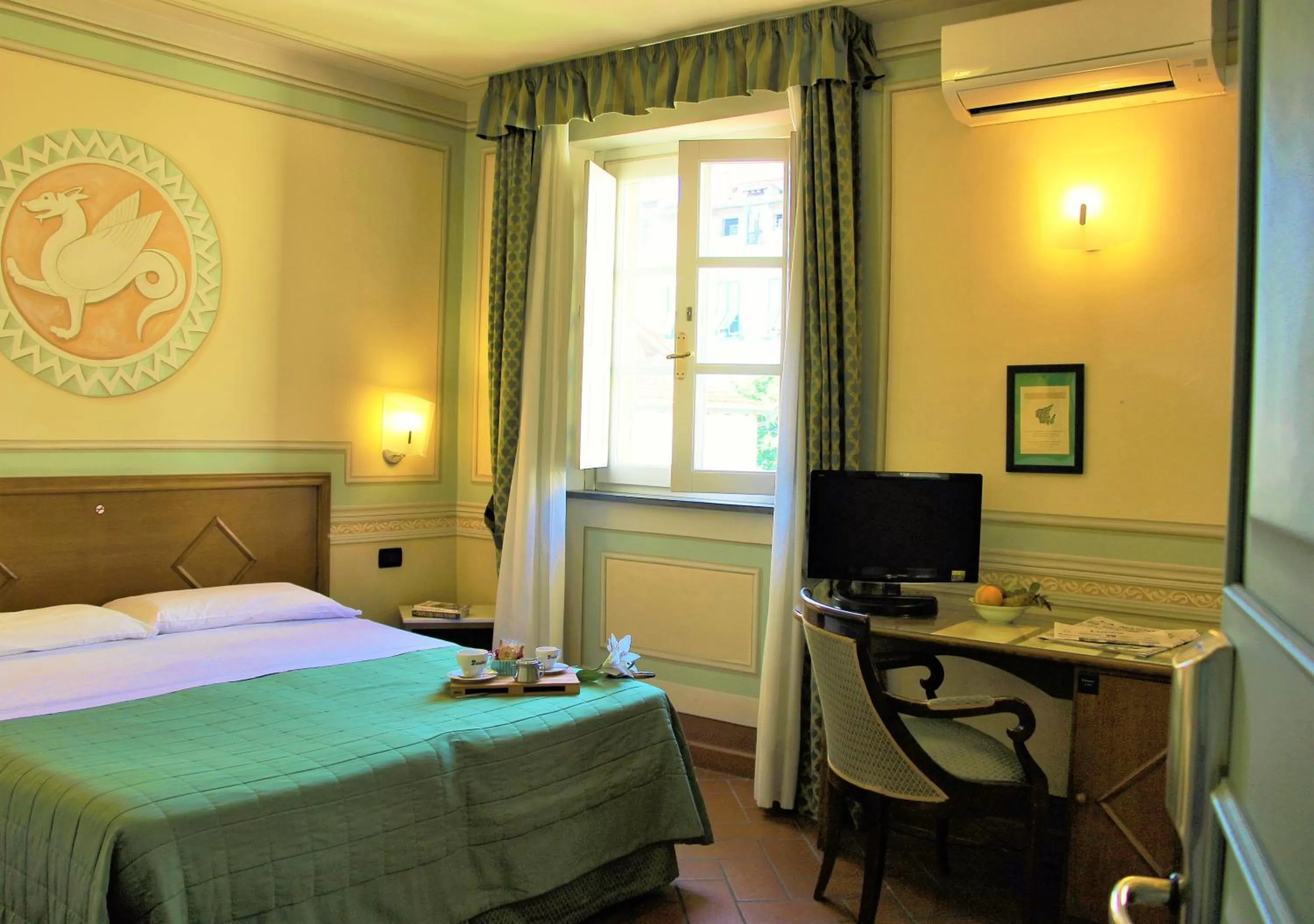 Bedroom, Bed in Albergo San Martino & Depandance