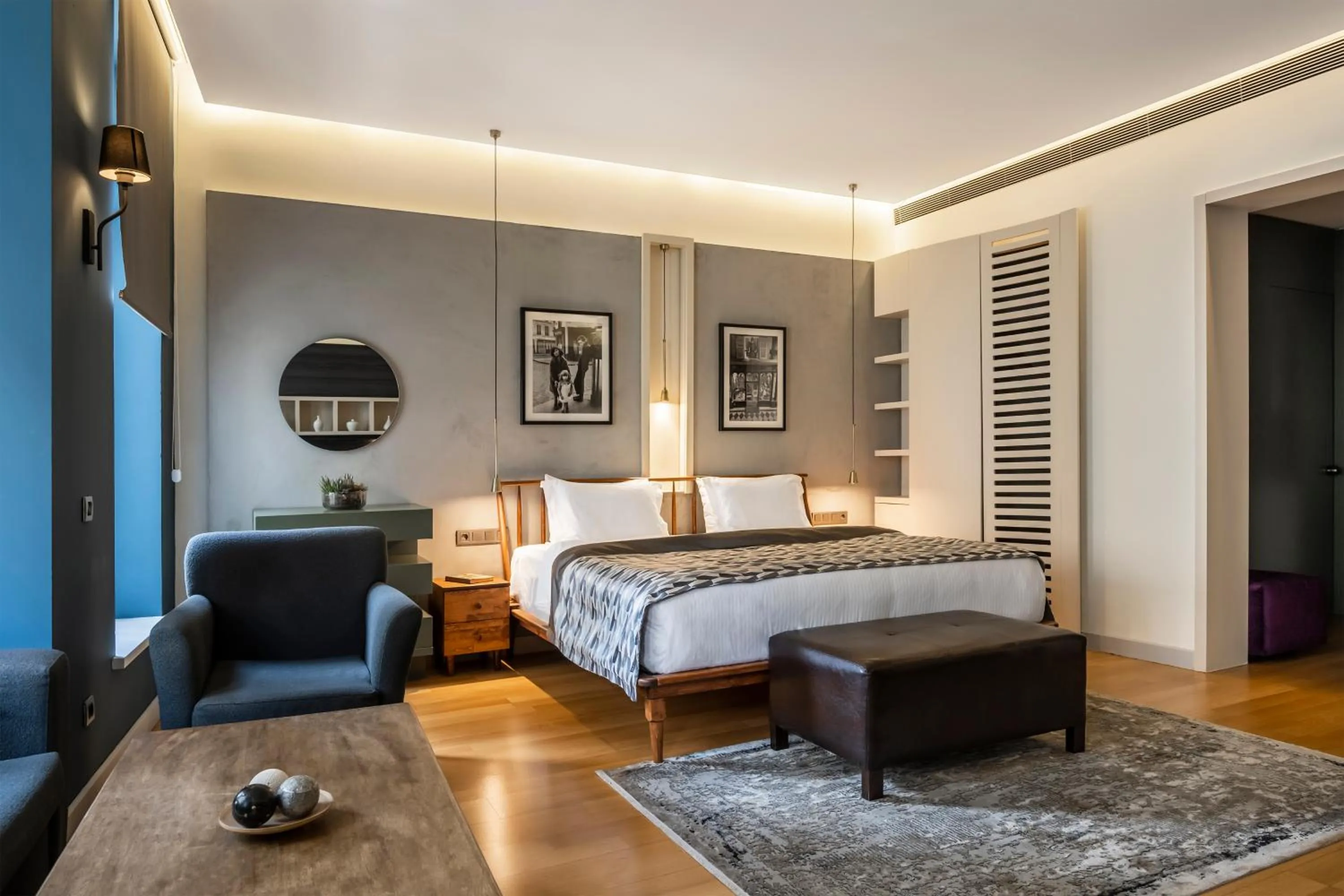 Decorative detail, Bed in Ansen Hotel and Suites