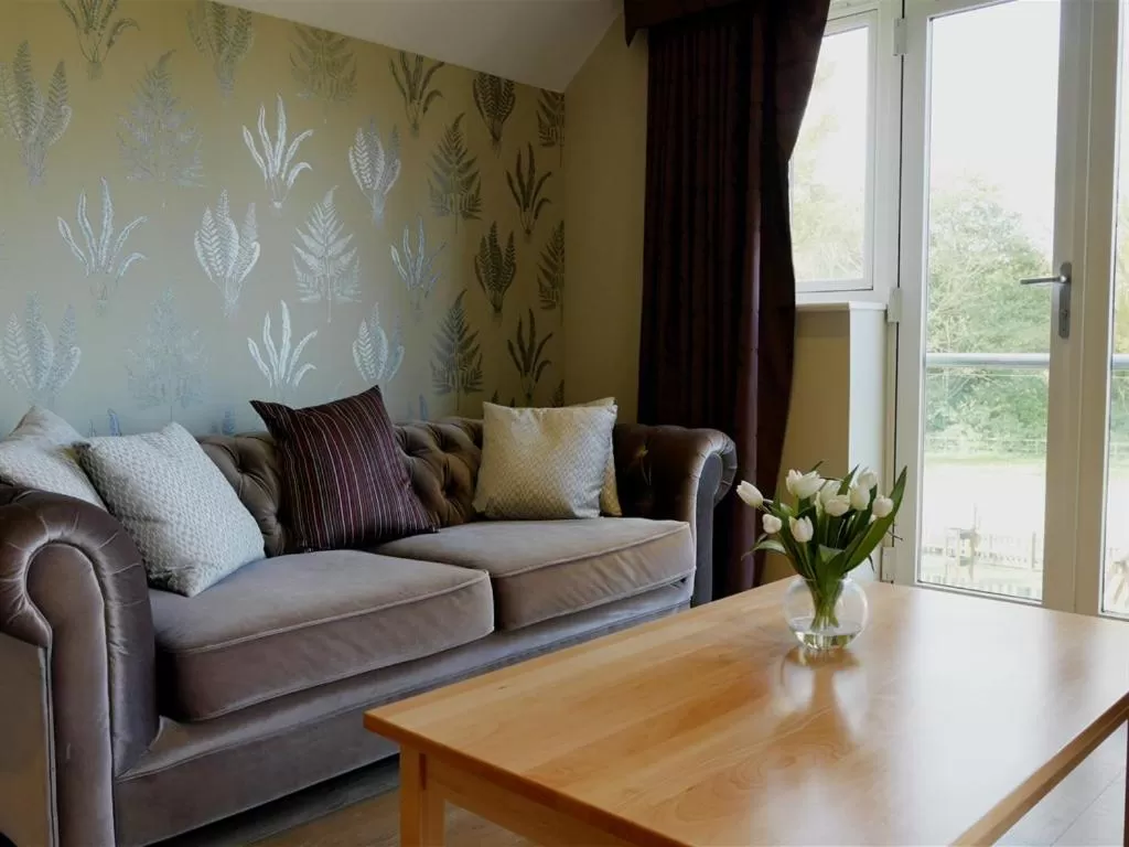 Bedroom in The Sun Inn